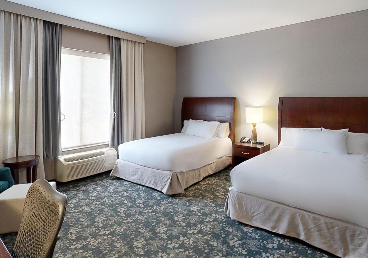 Queen Room with Two Queen Beds and Roll-In Shower - Mobility Access photo 1