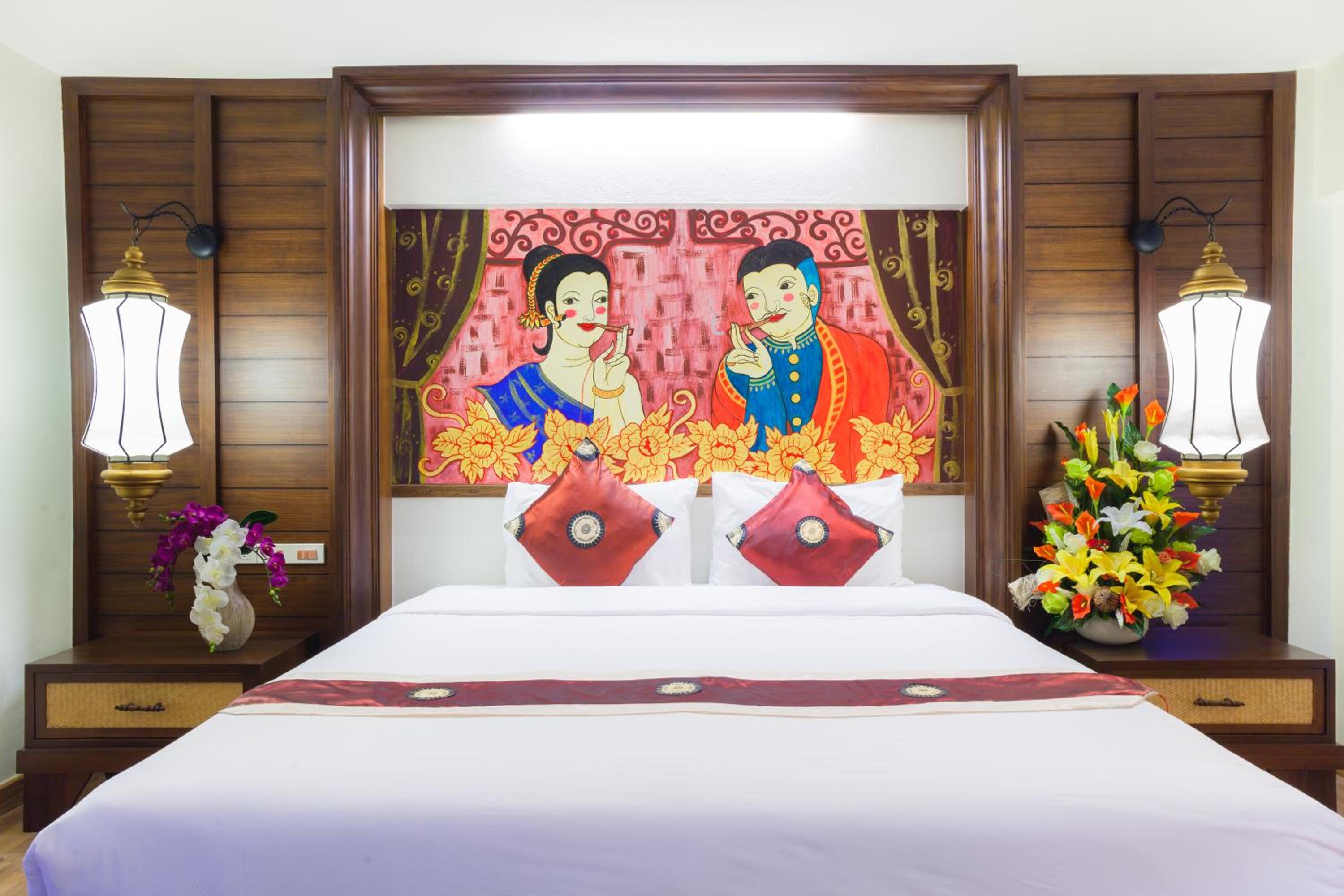 Grand Lanna King Room - Photo 8