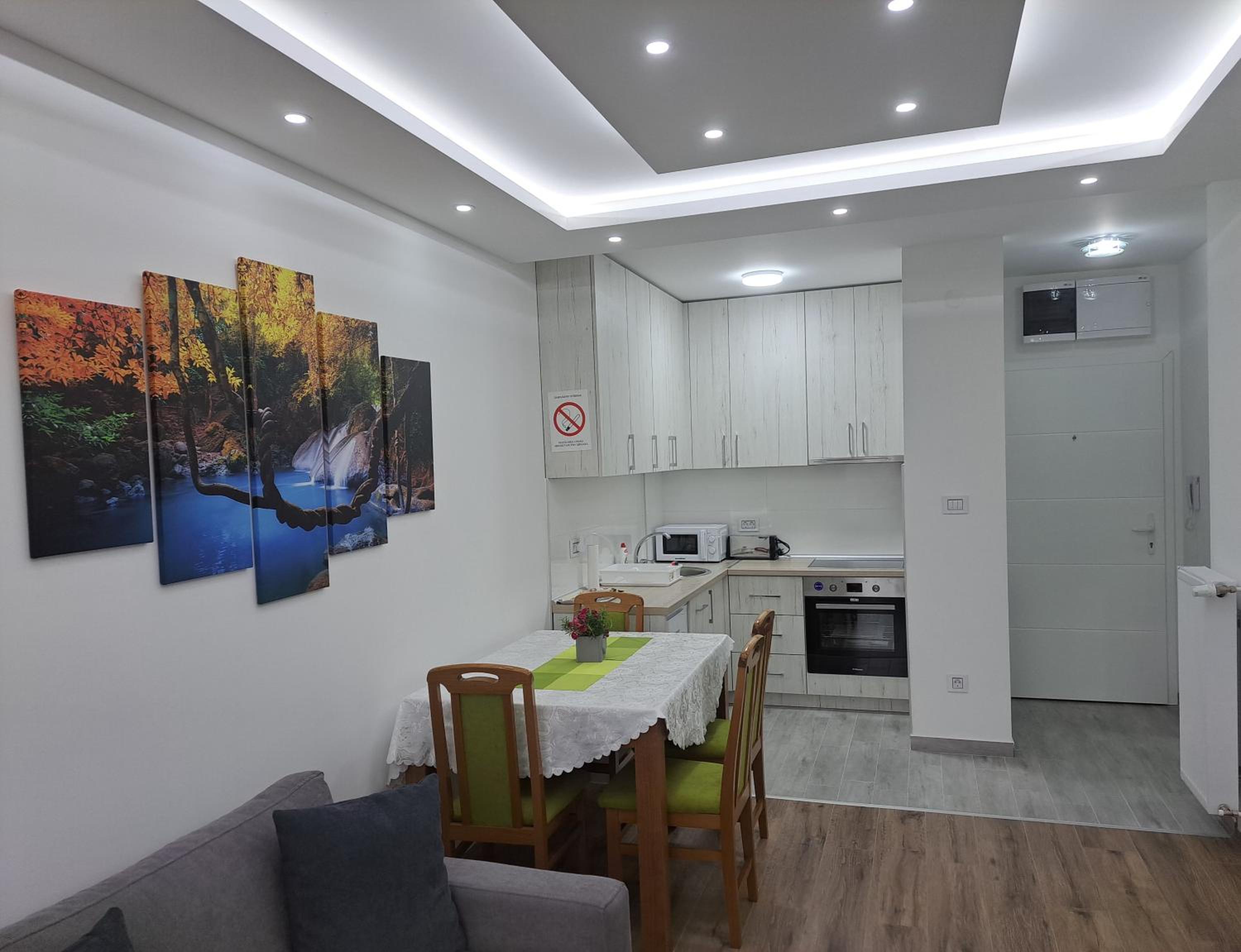One-Bedroom Apartment with Park View photo 3