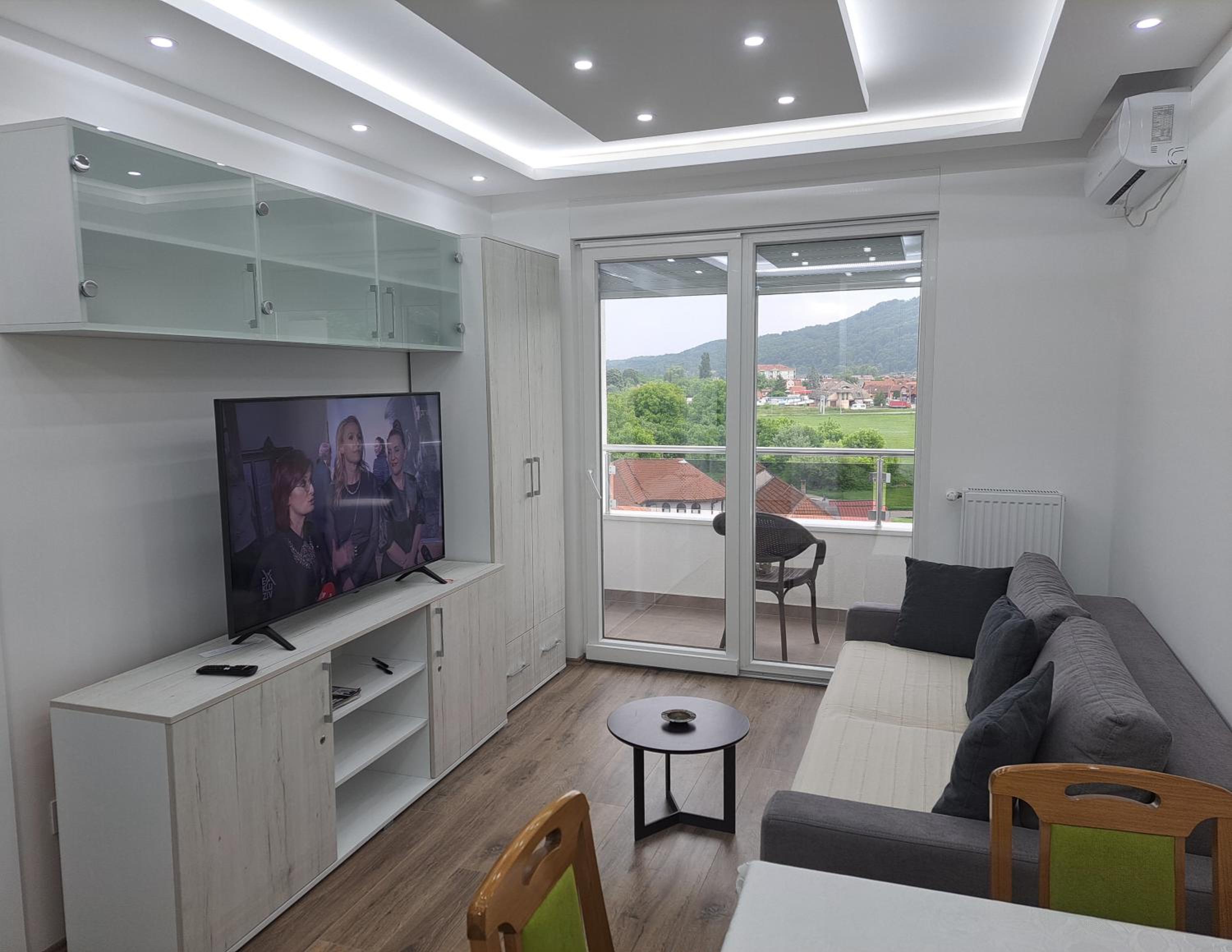 One-Bedroom Apartment with Park View photo 2