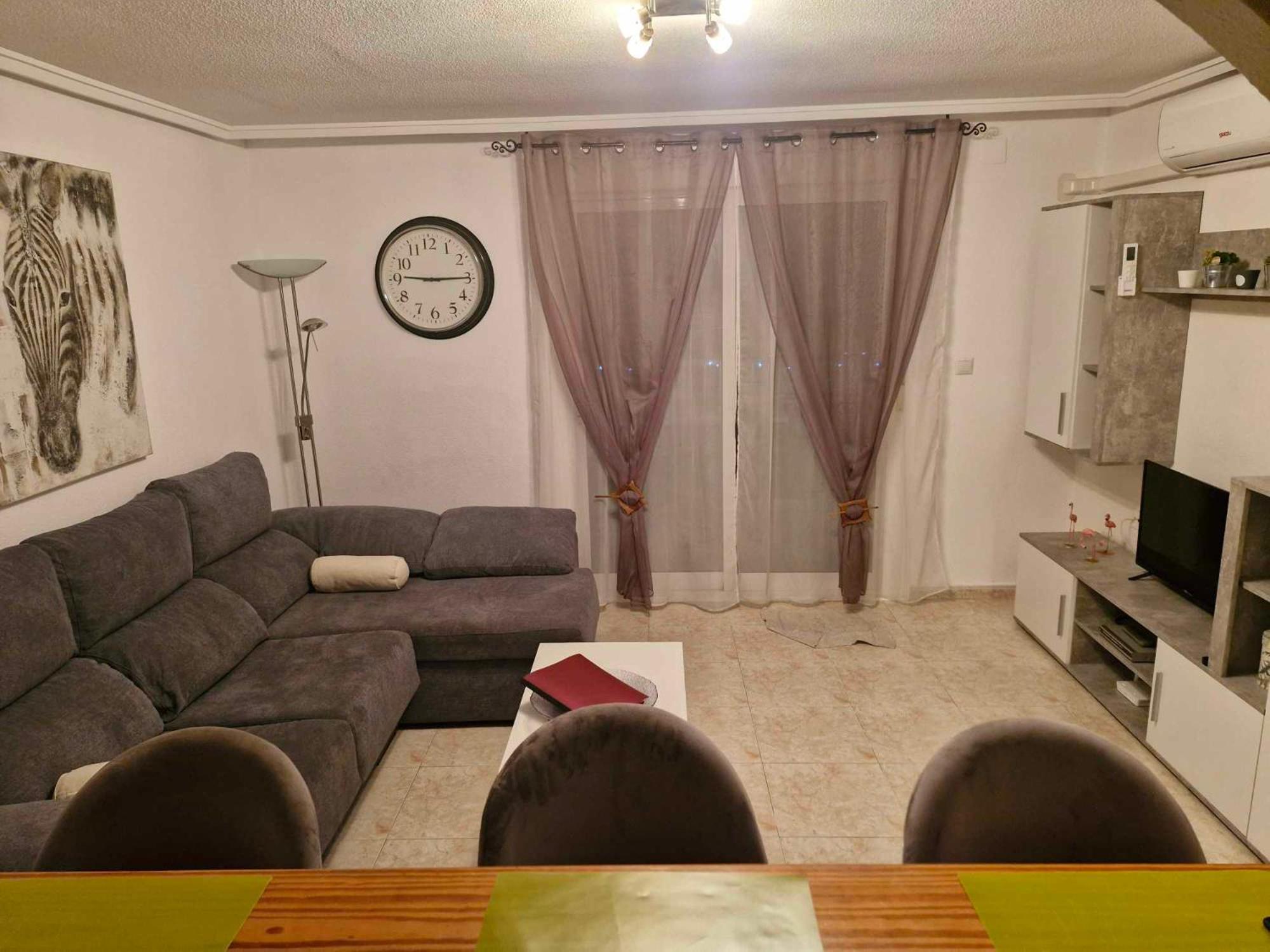 Apartamento de Dos Habitaciones con Terraza