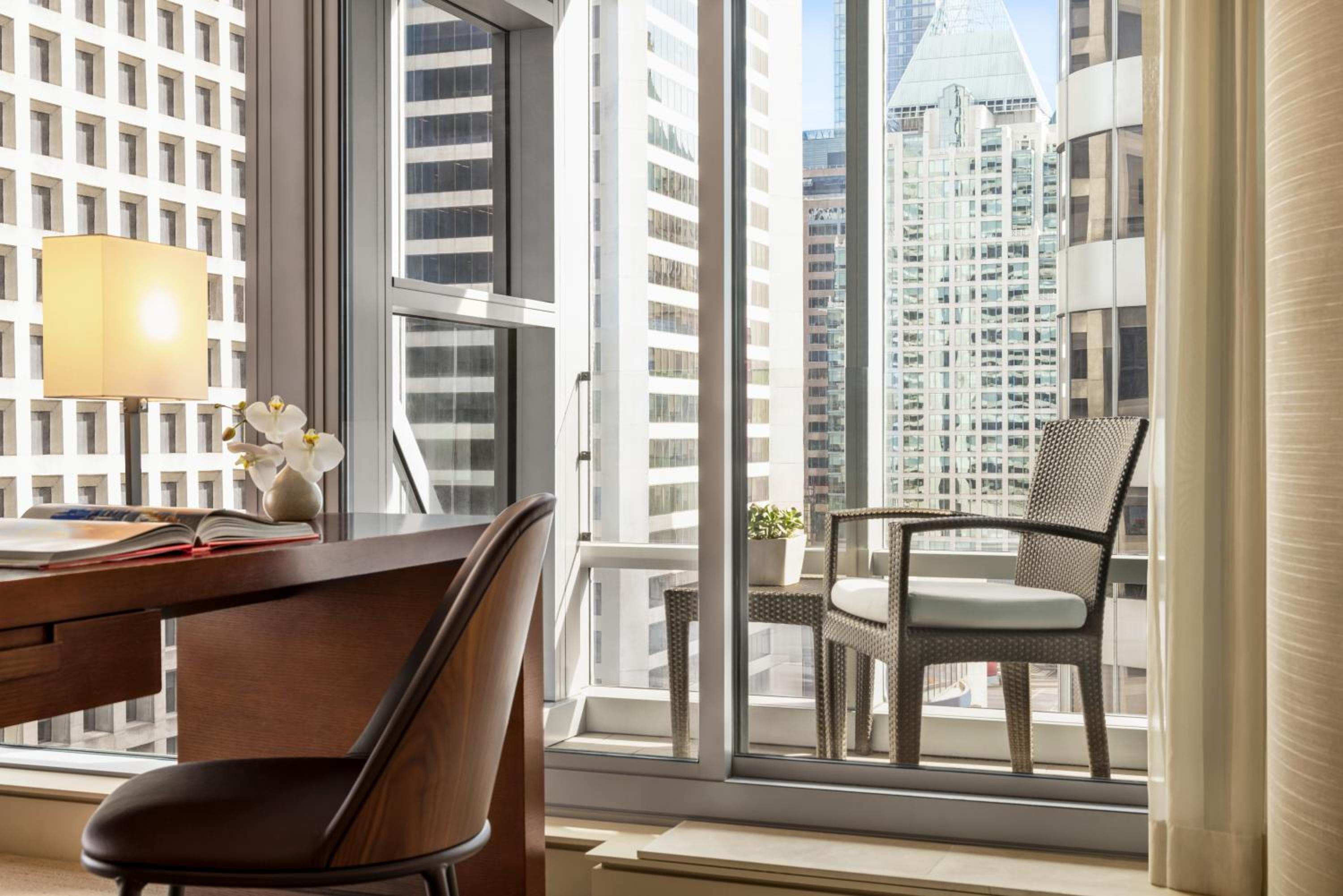 Executive King Room With Balcony