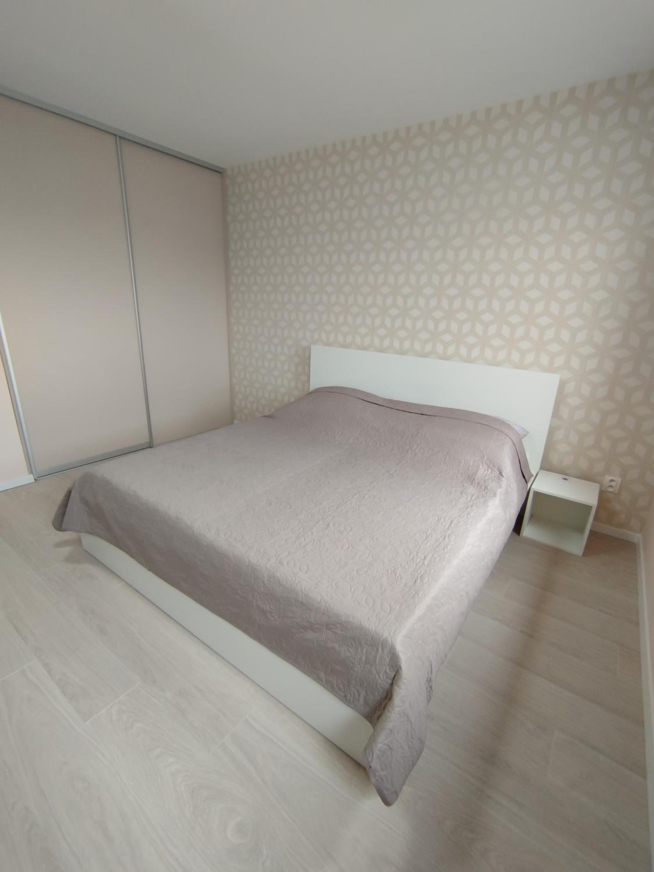 One-Bedroom Apartment photo 2