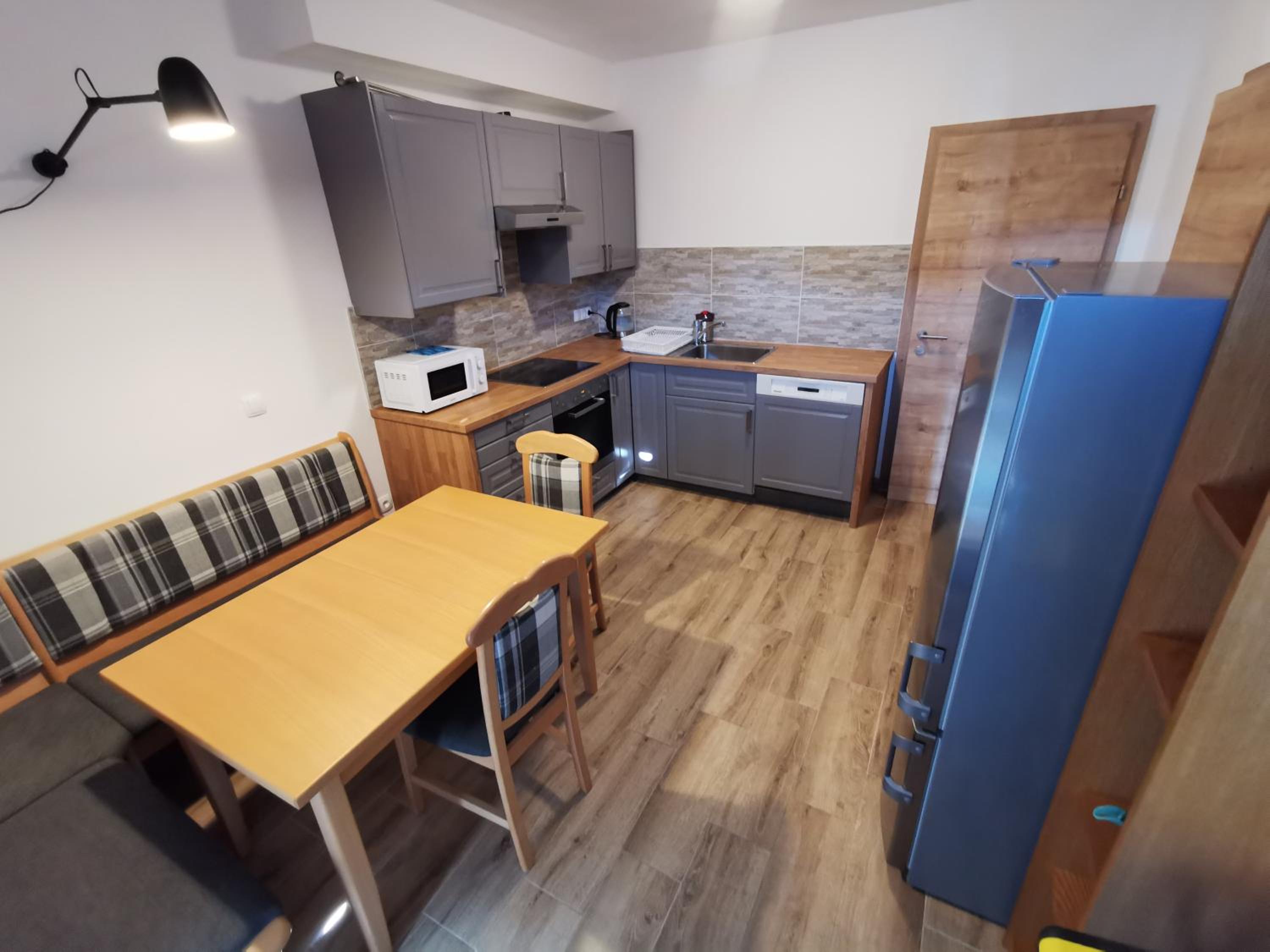 Apartment photo 2