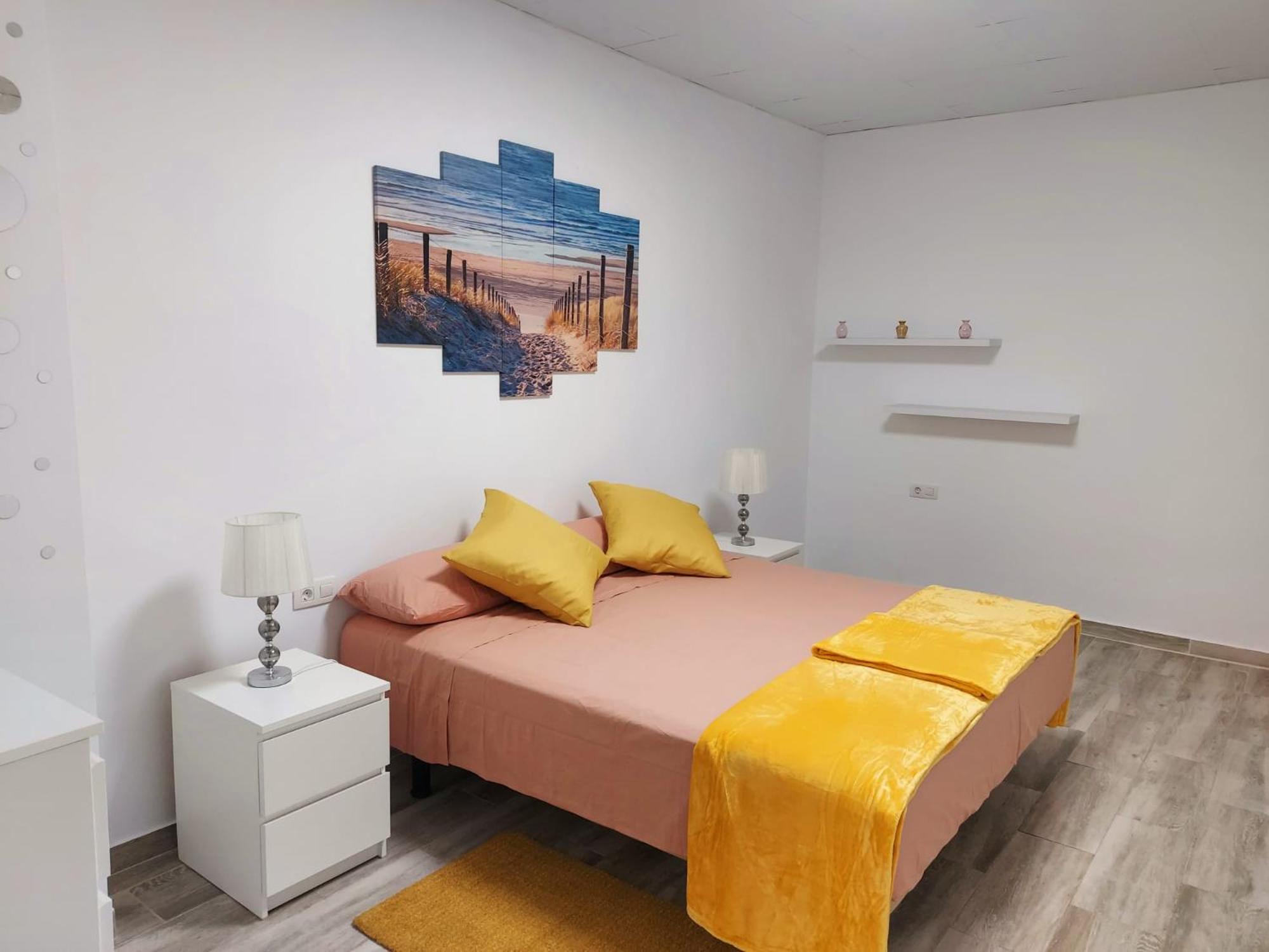 One-Bedroom Apartment photo 2