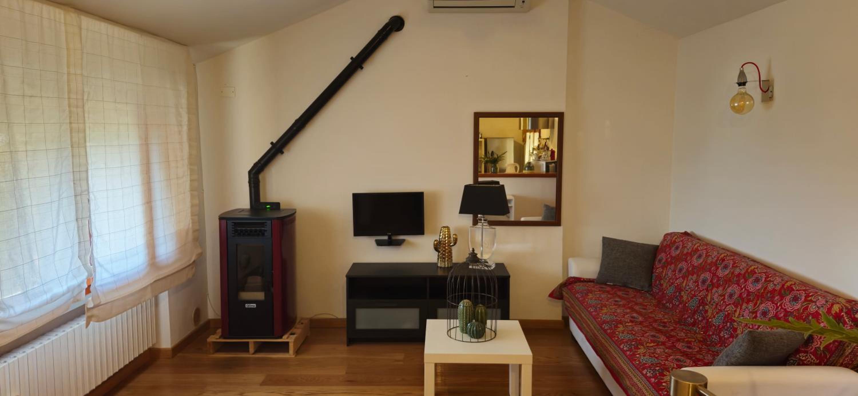 One-Bedroom Apartment photo 2