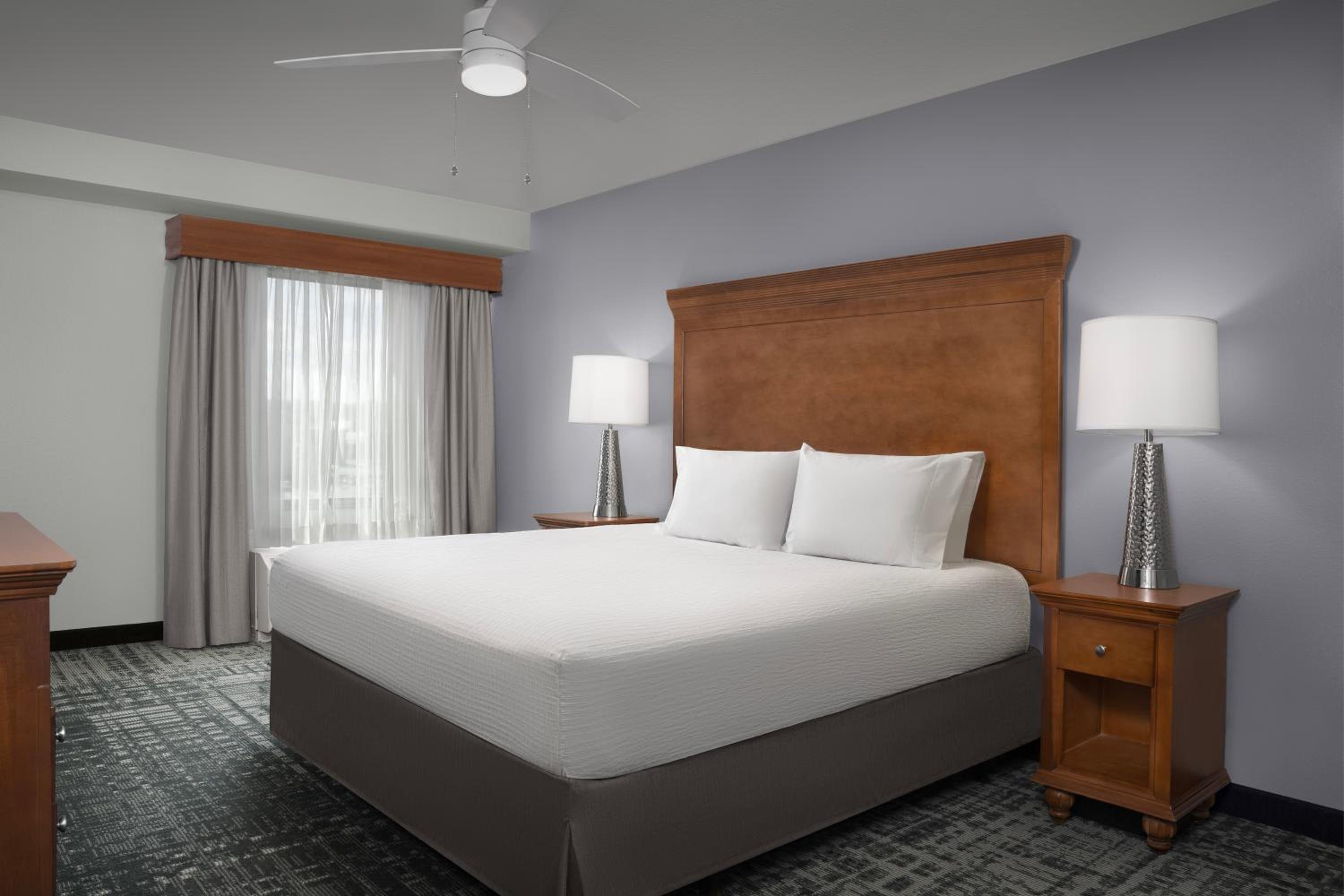 One-Bedroom King Suite - Non-Smoking - Photo 4