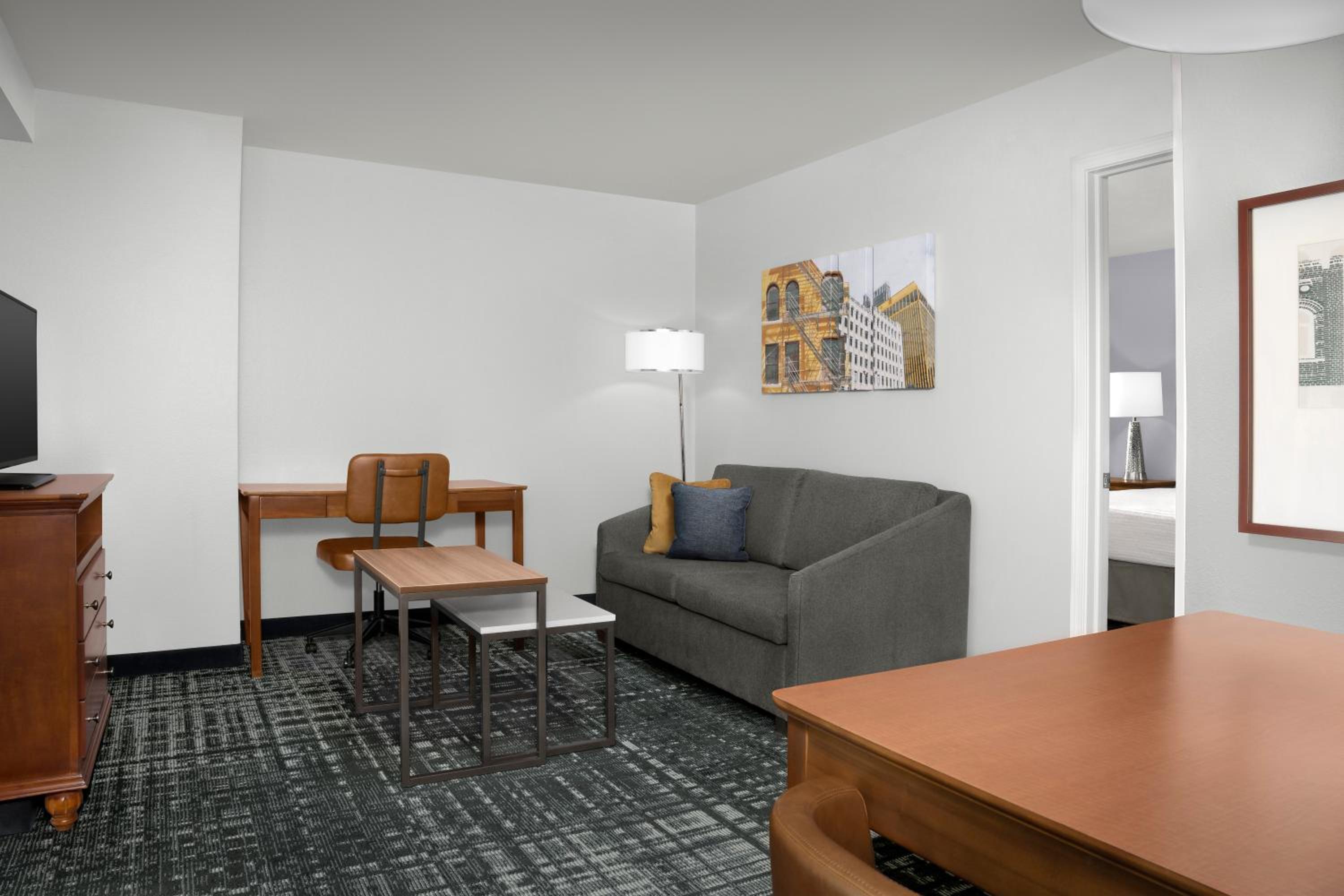 One-Bedroom King Suite - Non-Smoking - Photo 8