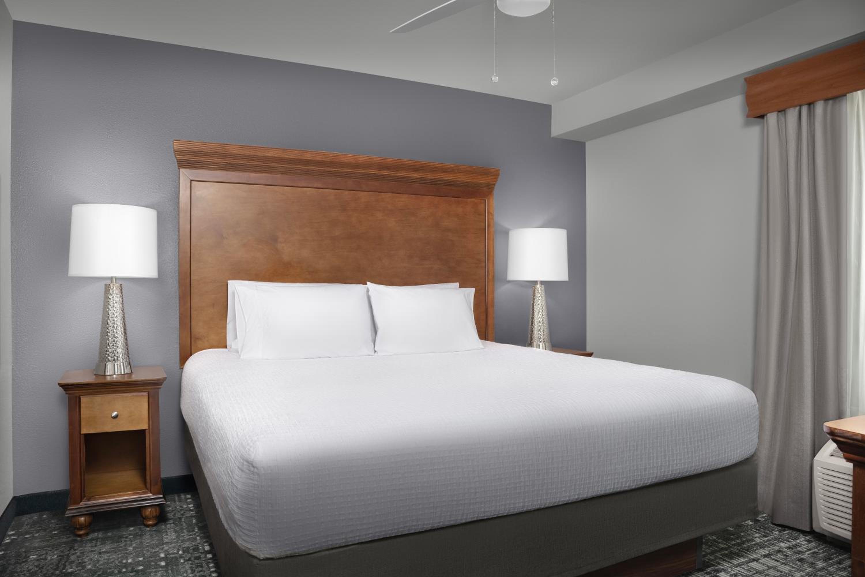 One-Bedroom King Suite - Non-Smoking - Photo 14