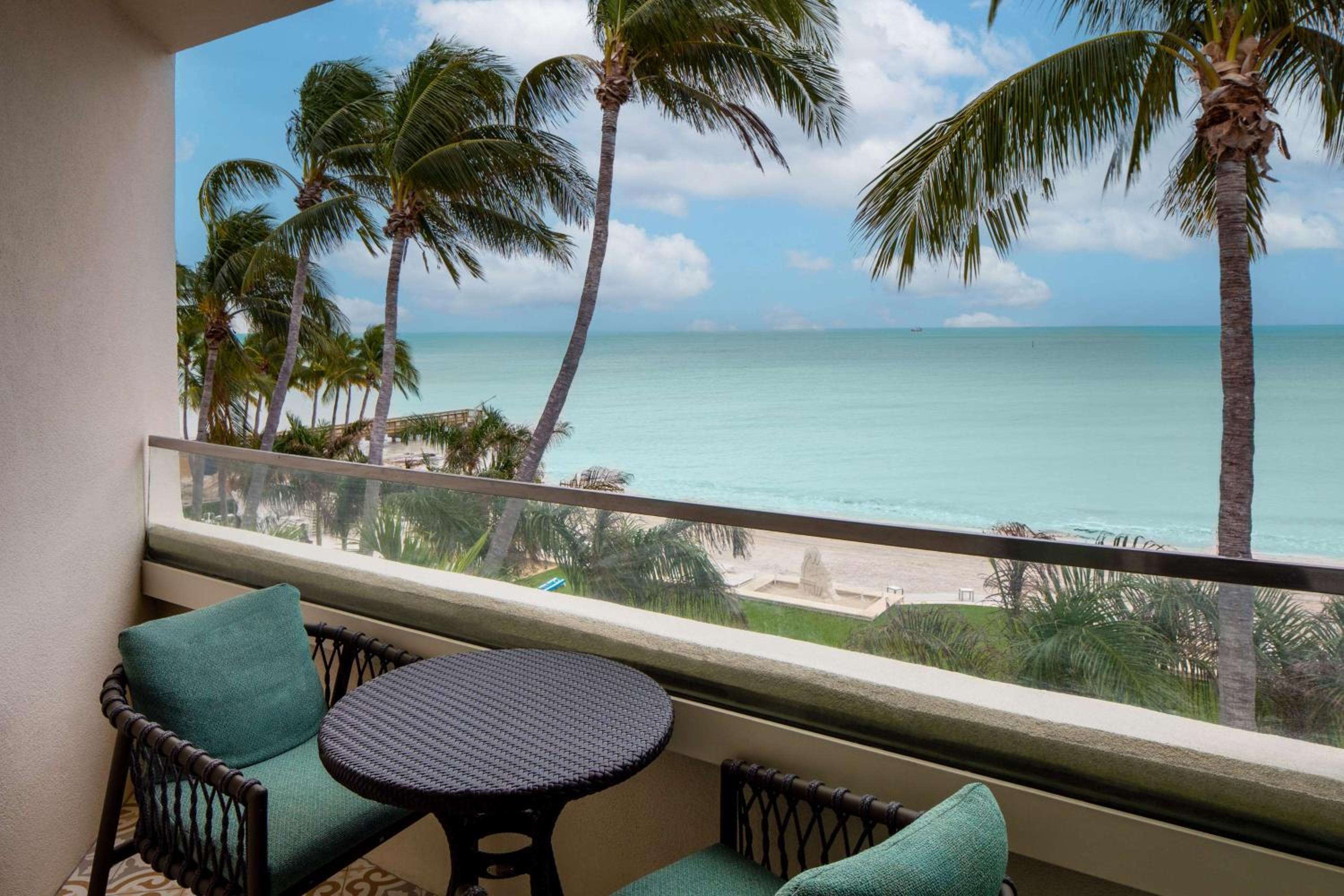 King Room with Balcony and Ocean View - Photo 6