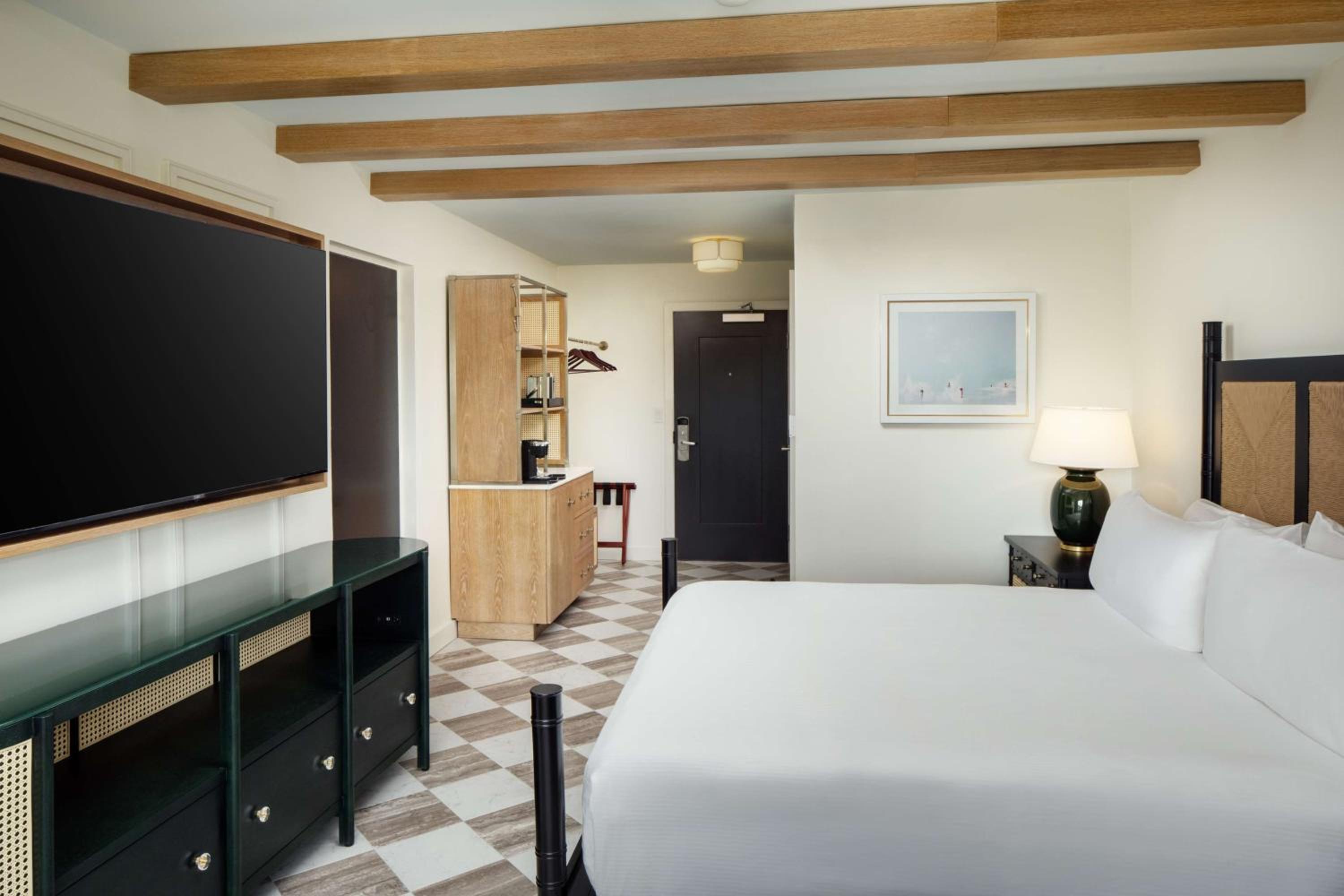 King Room with Roll-In Shower - Hearing/Mobility Accessible - Key West View - Photo 2