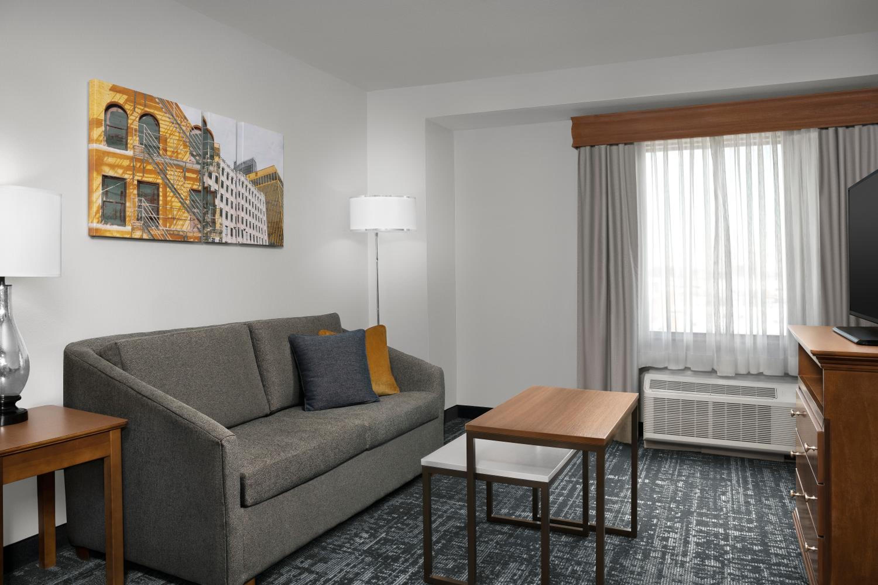 One-Bedroom King Suite - Non-Smoking - Photo 13