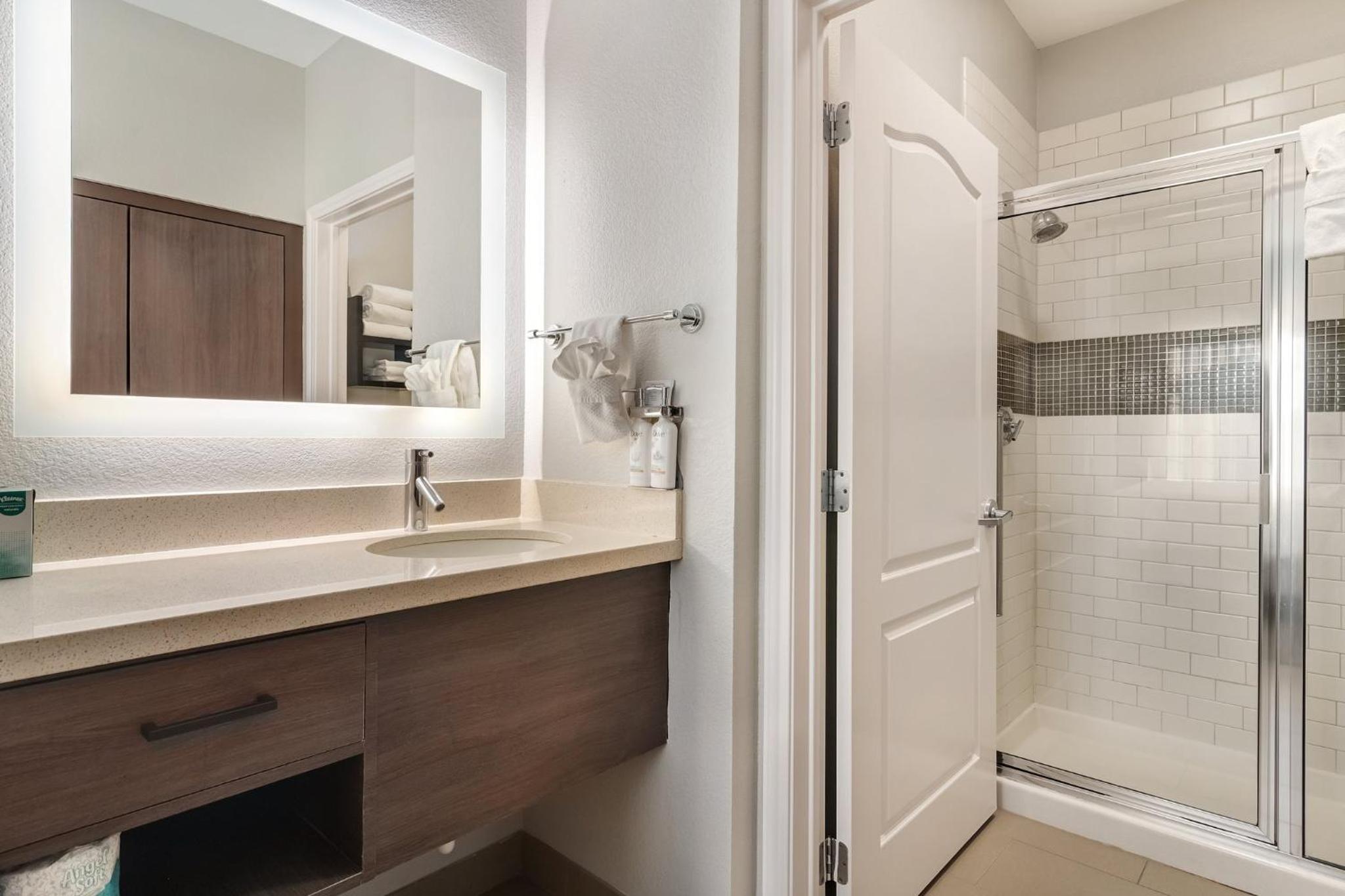 Two-Bedroom Suite photo 3