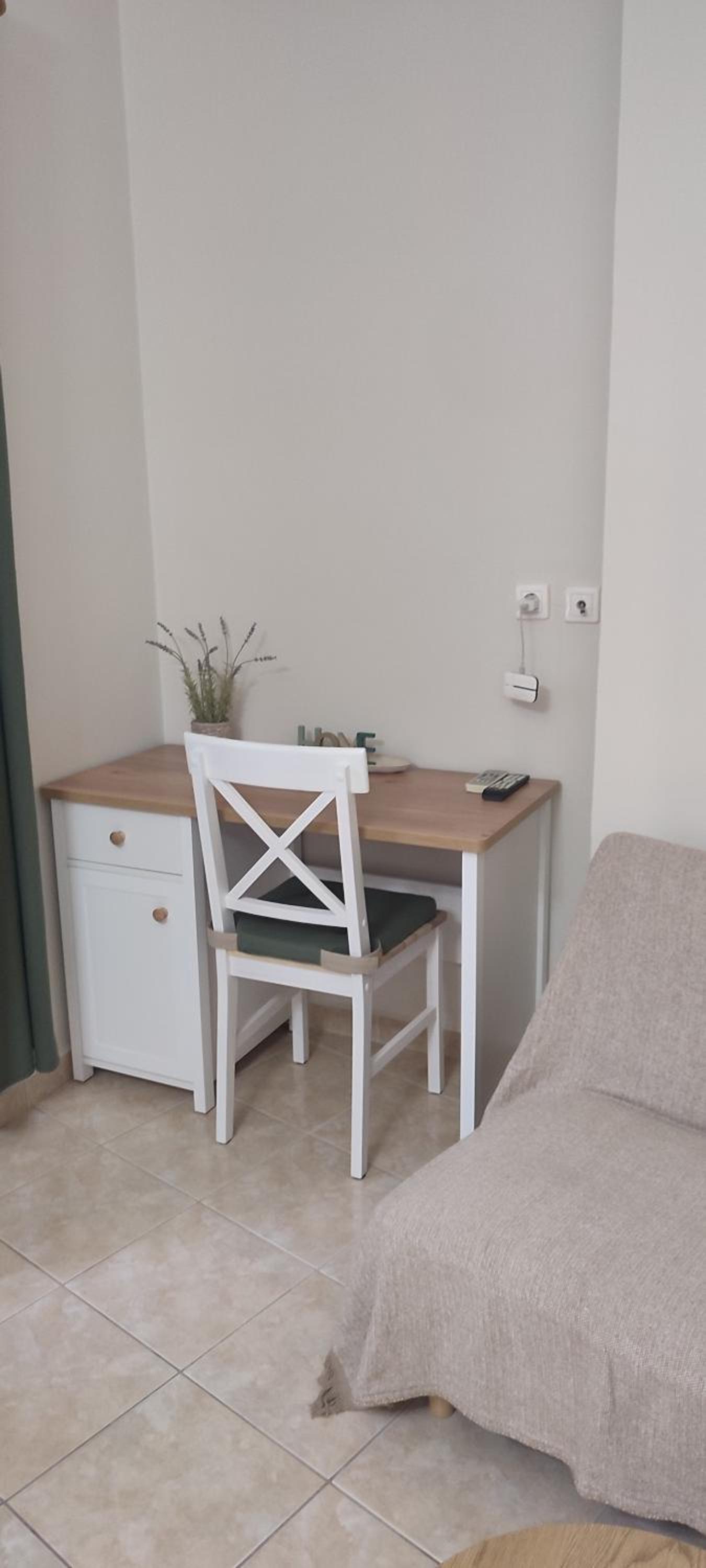 One-Bedroom Apartment photo 3