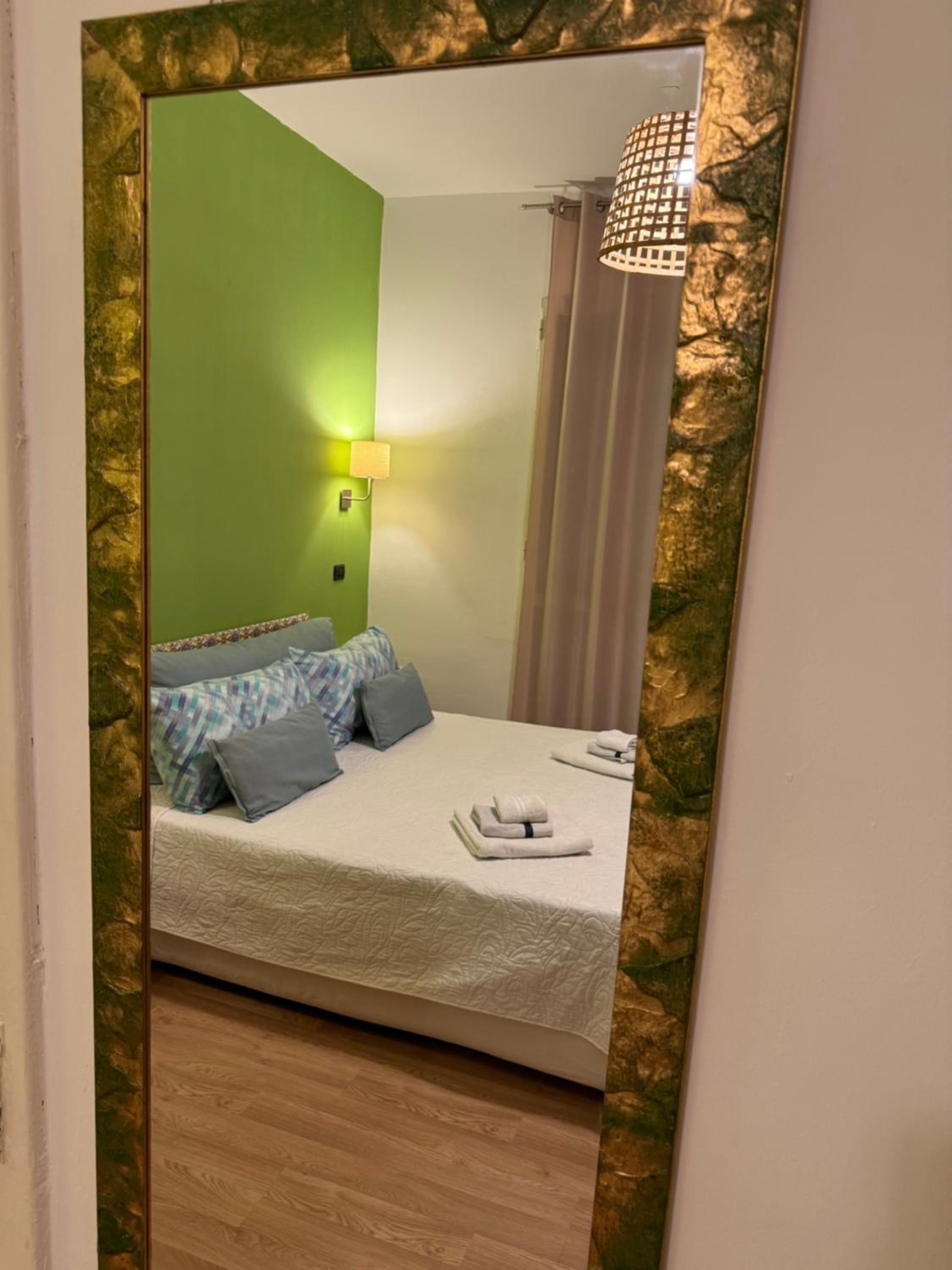 Triple Room with Private Bathroom - Photo 2