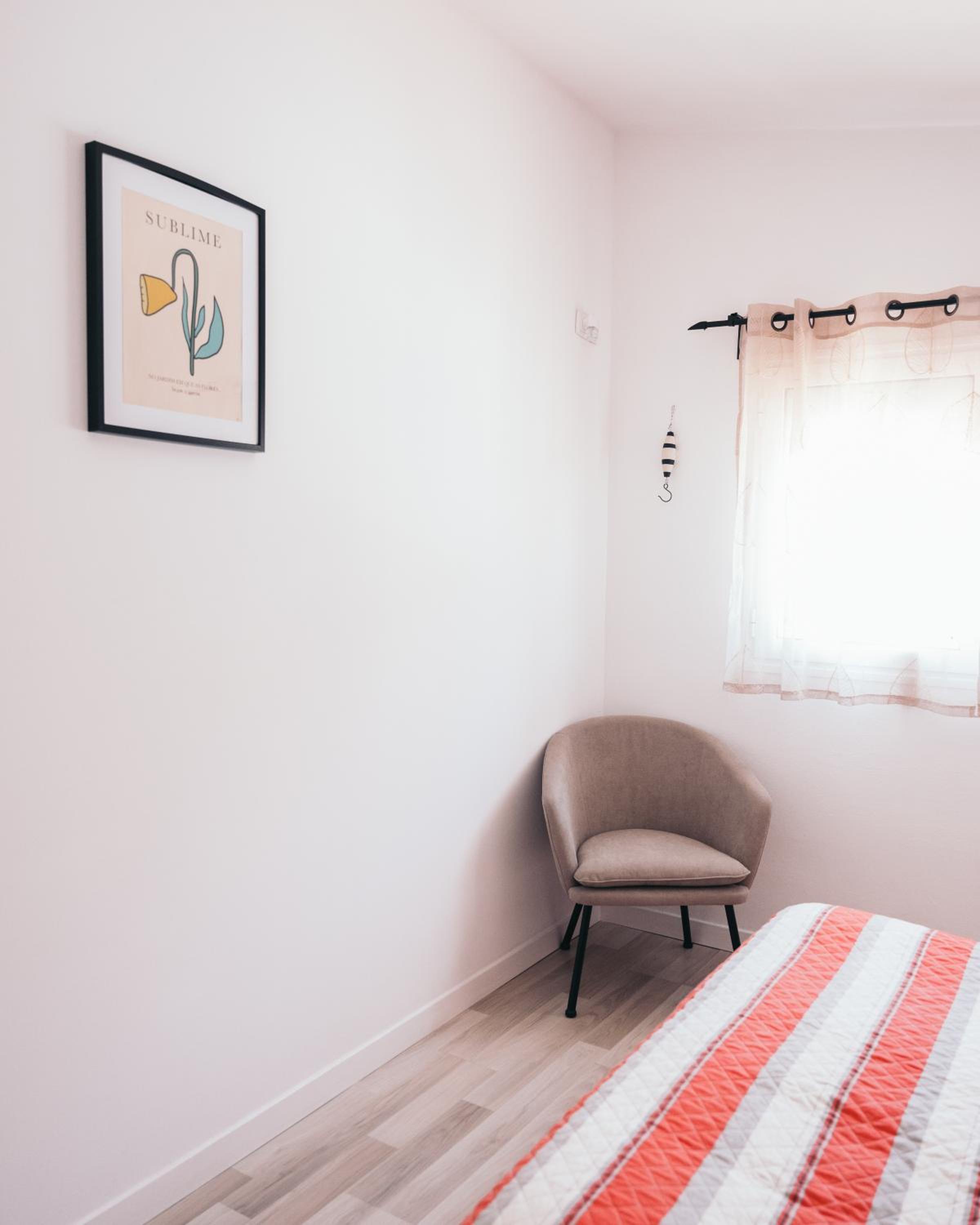 Large Double Room with private external bathroom photo 1