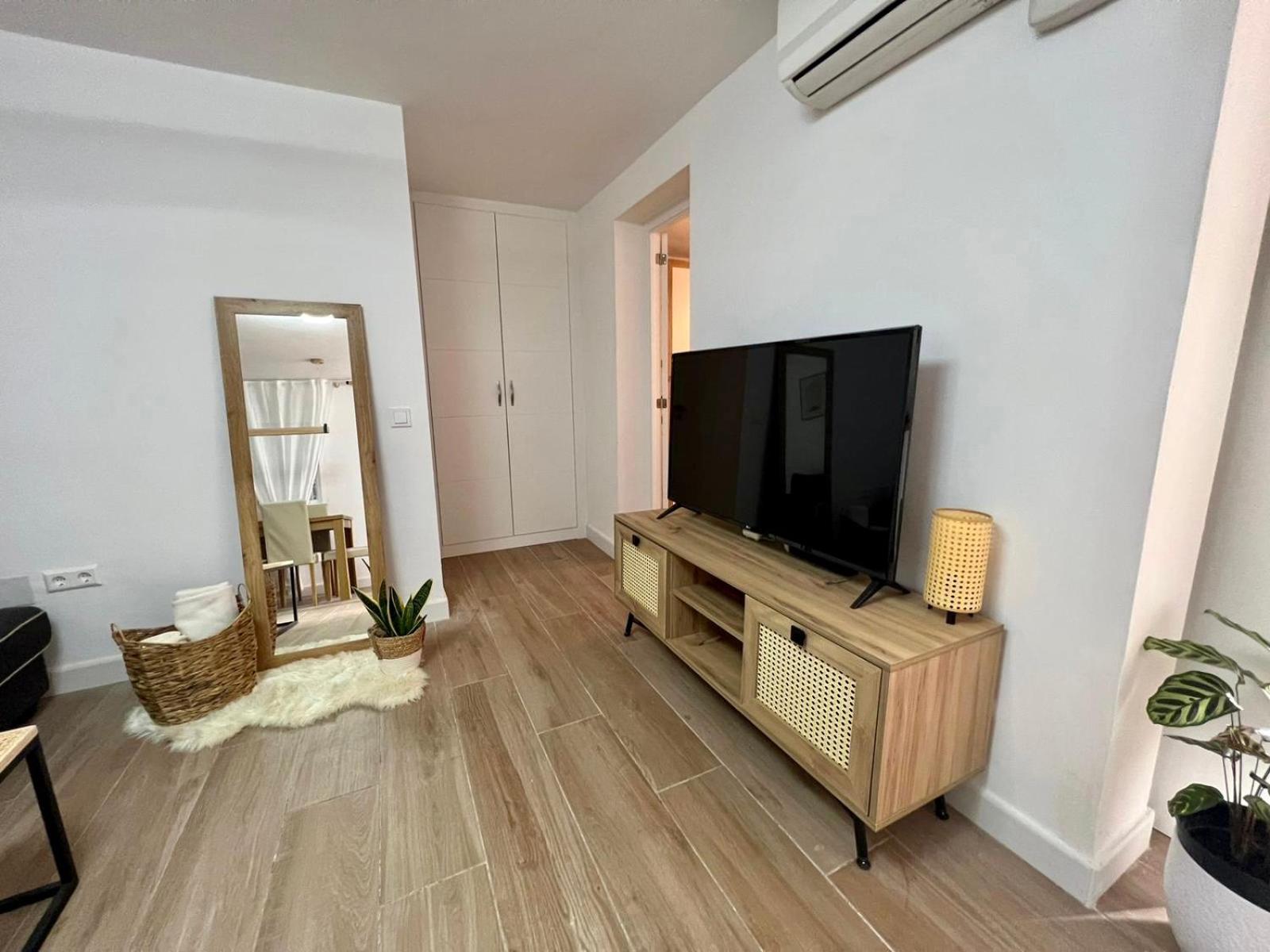 Apartamento de una habitación con jardín