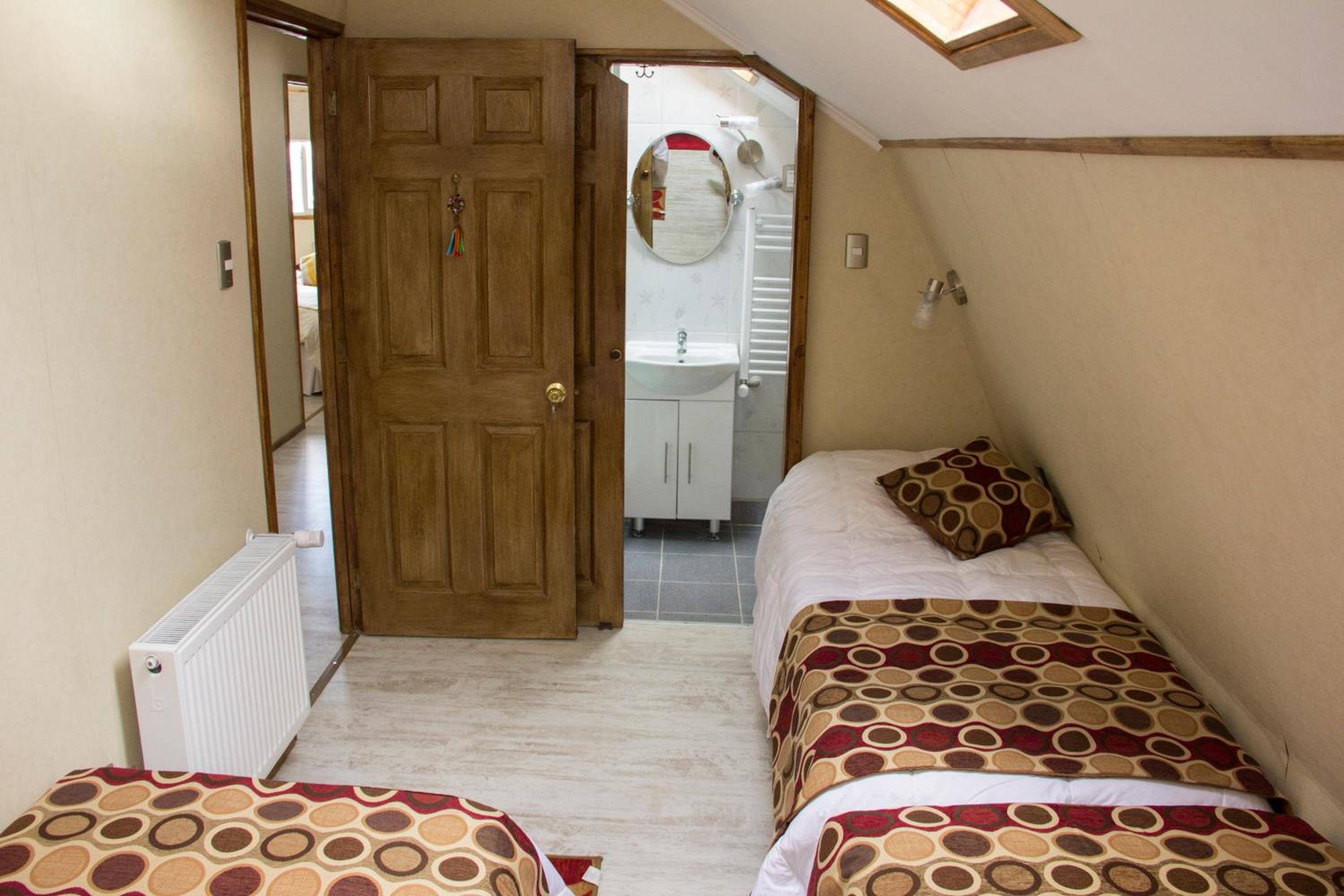 Triple Room with Private Bathroom photo 1