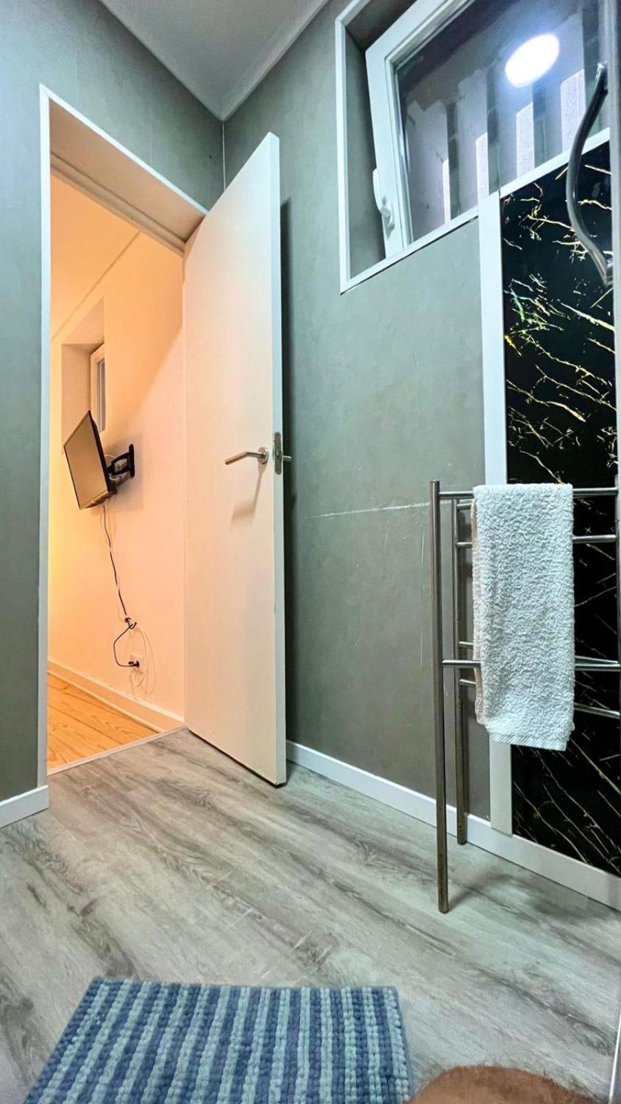 Standard Suite - Interior View - Photo 13