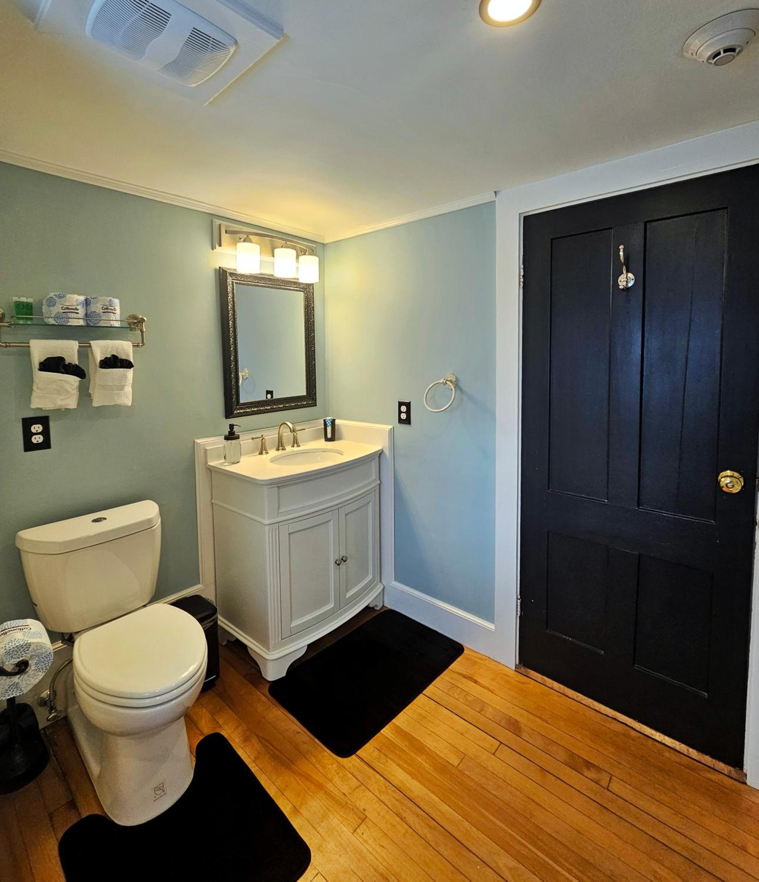 Deluxe Double Room with Bath photo 3