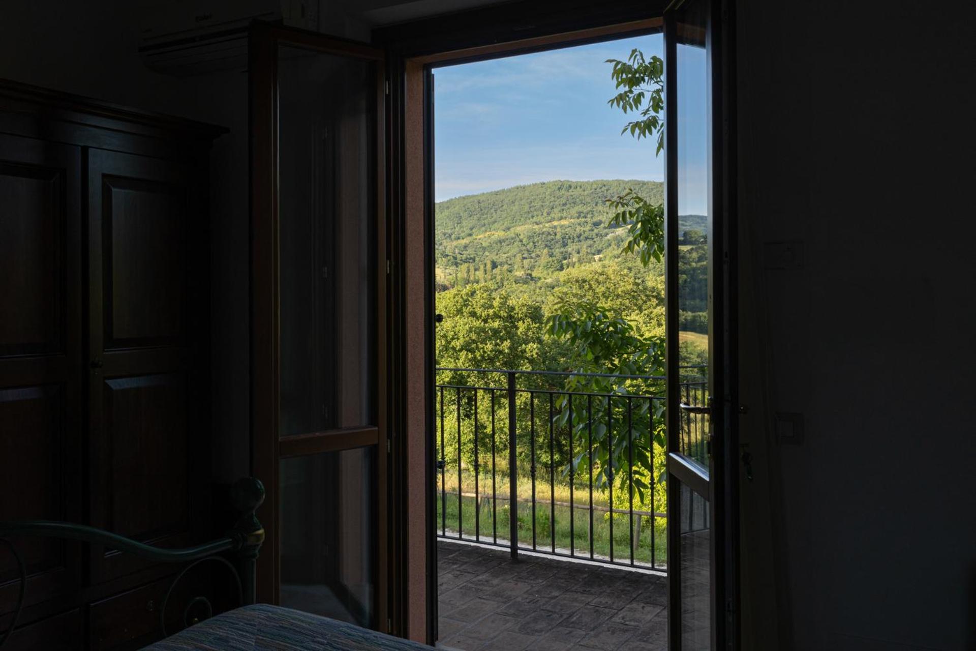 Superior Two-Bedroom Apartment (5 Adults) - Photo 12
