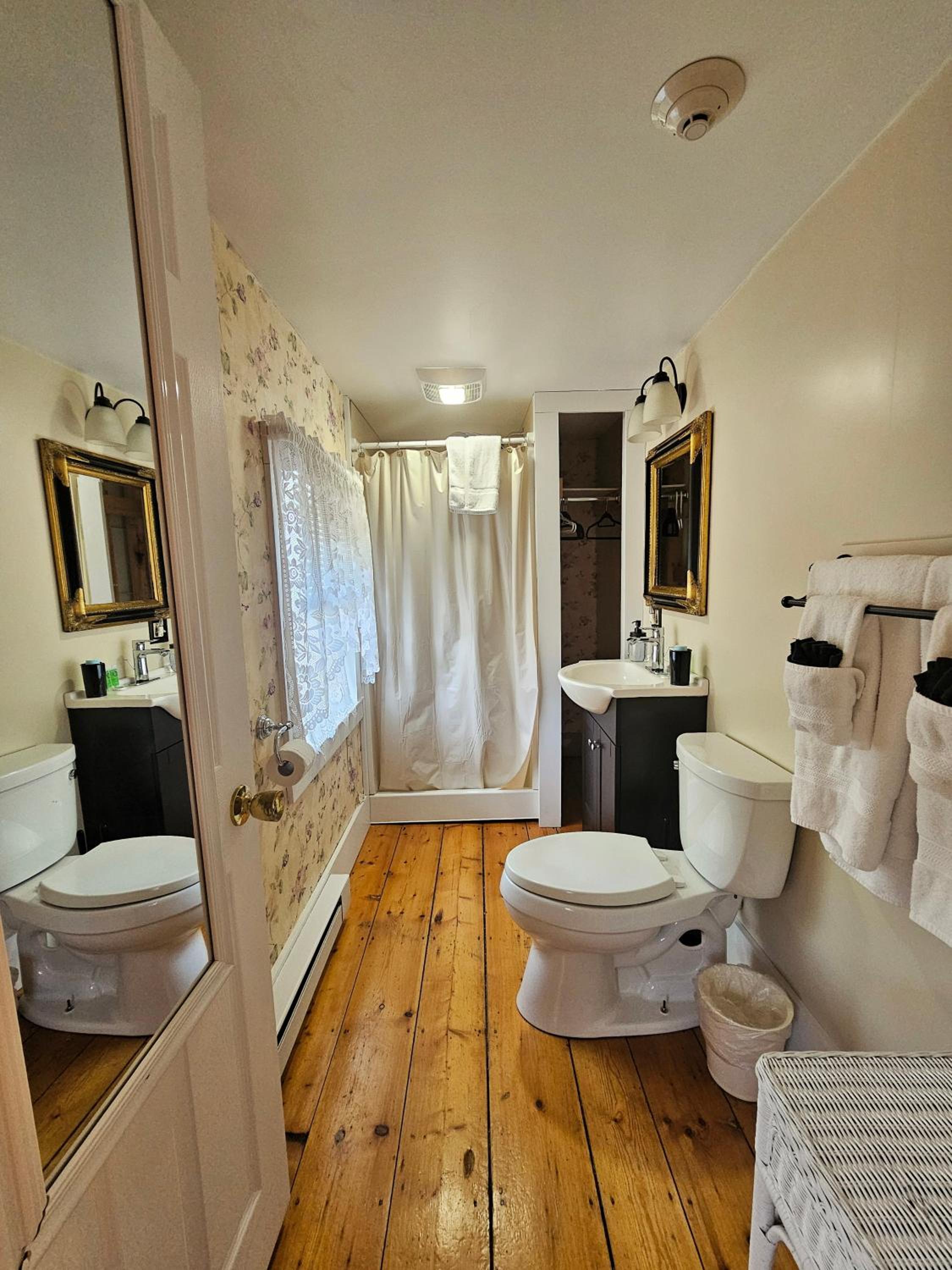 Standard Double or Twin Room photo 3