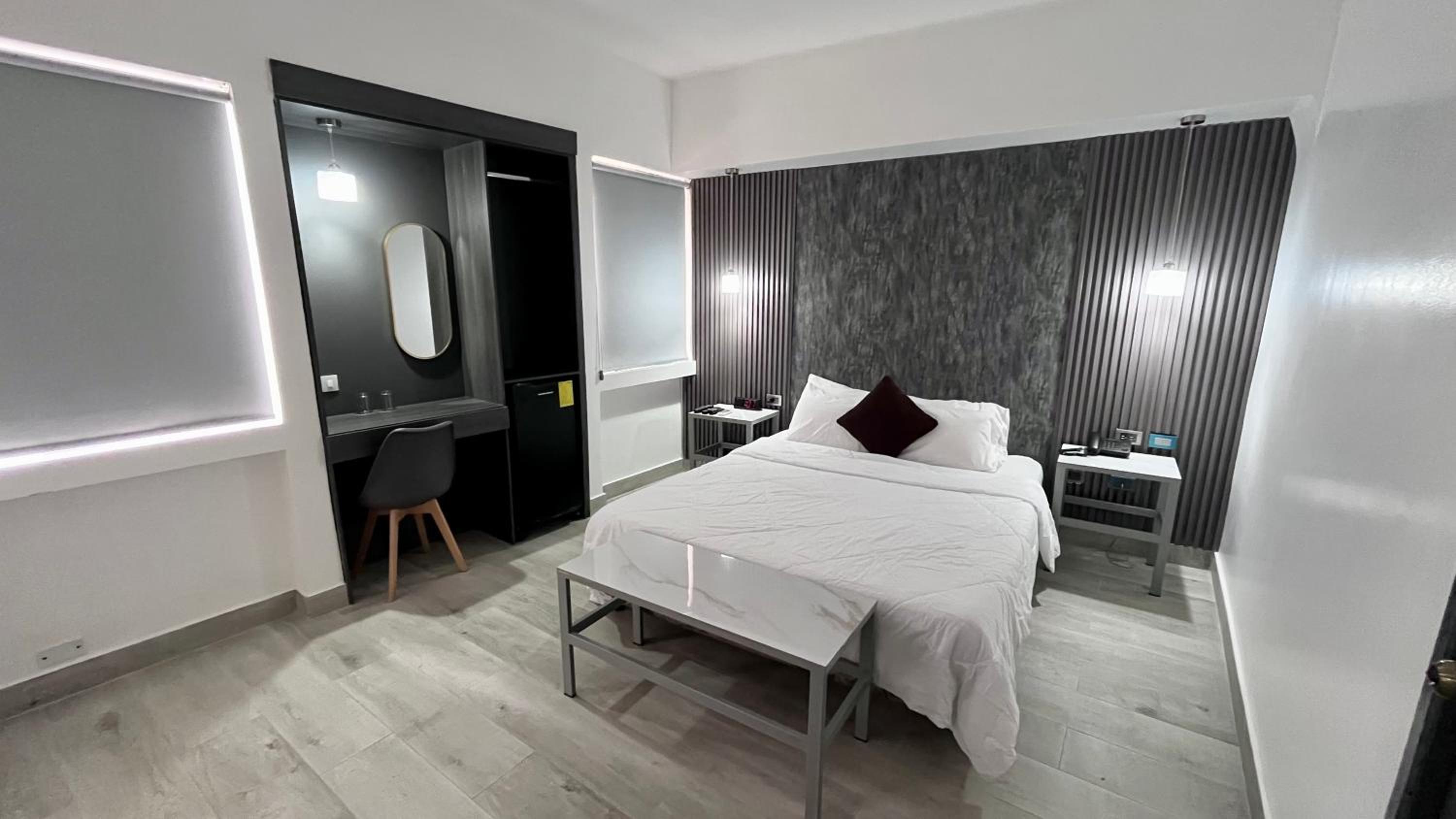 Deluxe Suite with Spa Bath photo 2