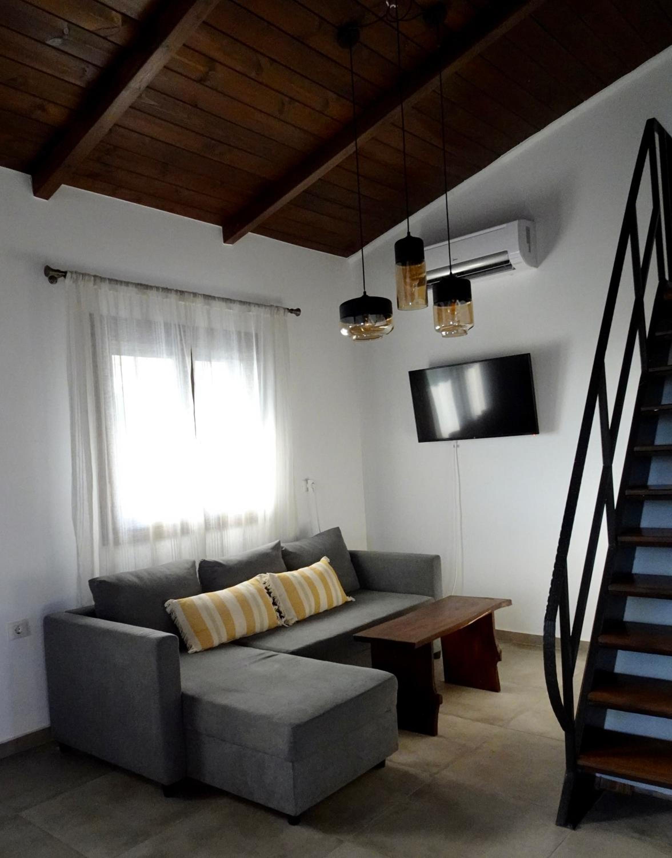 One-Bedroom House photo 1