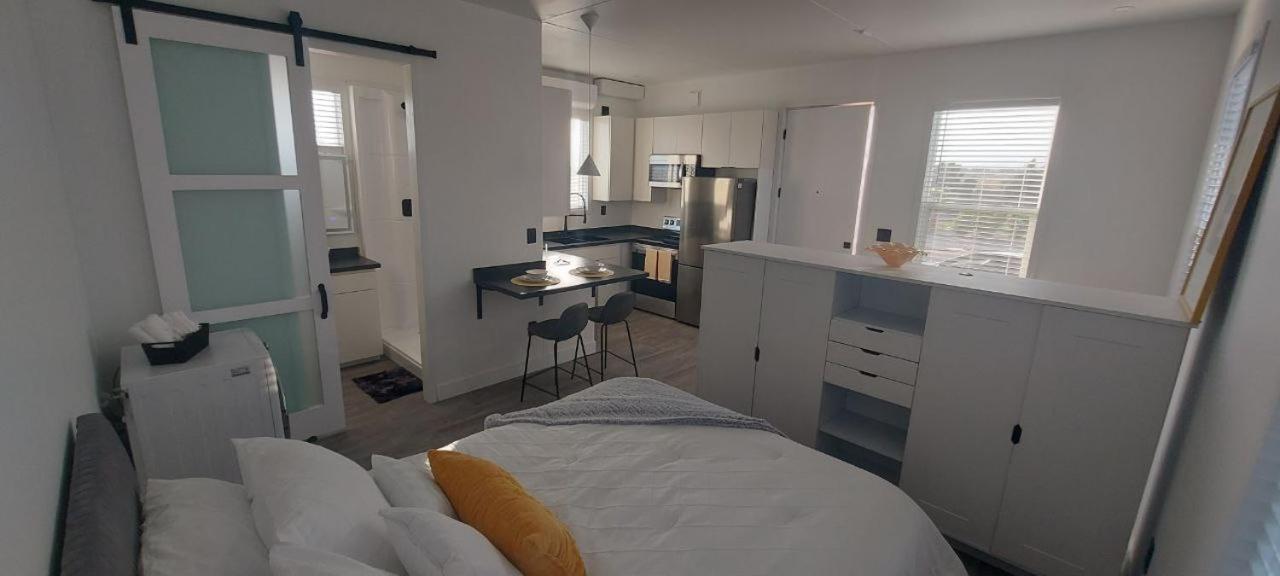 One-Bedroom House photo 1