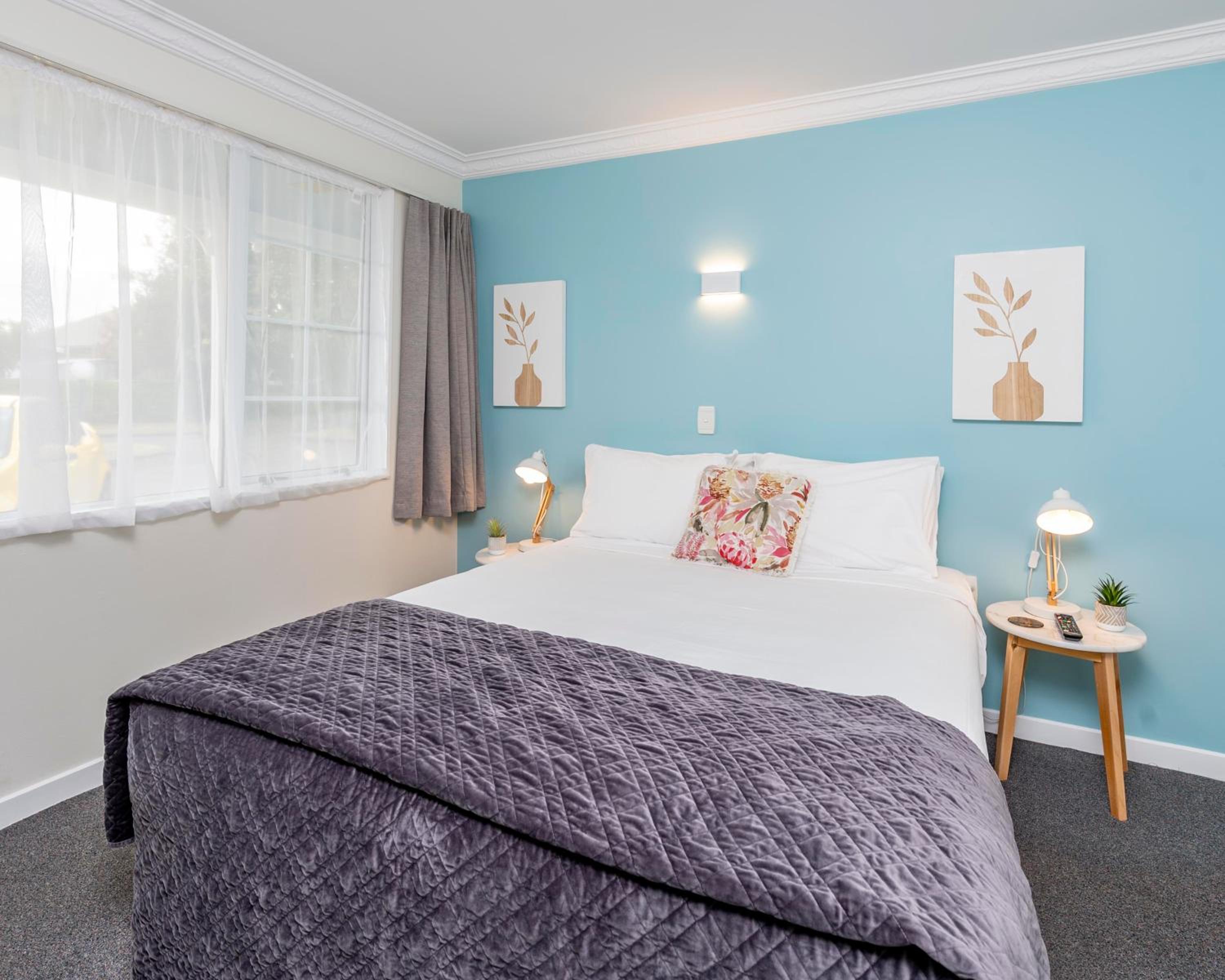 One Bedroom Apartment - Photo 1