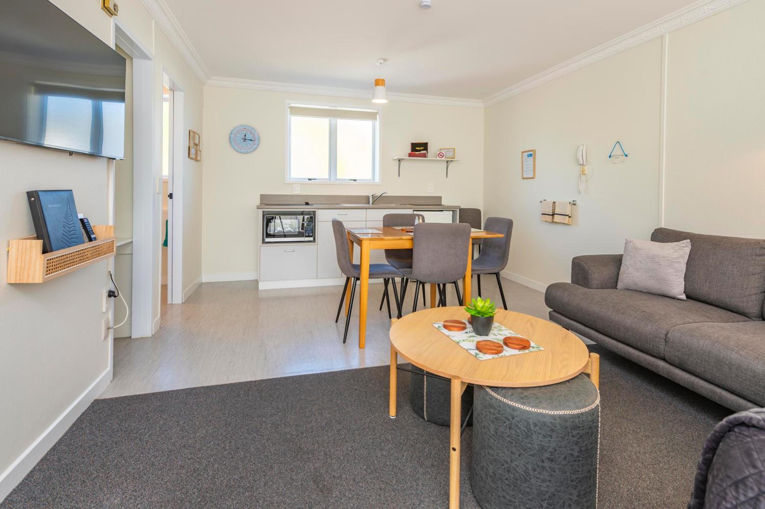 Family Apartment - Photo 6