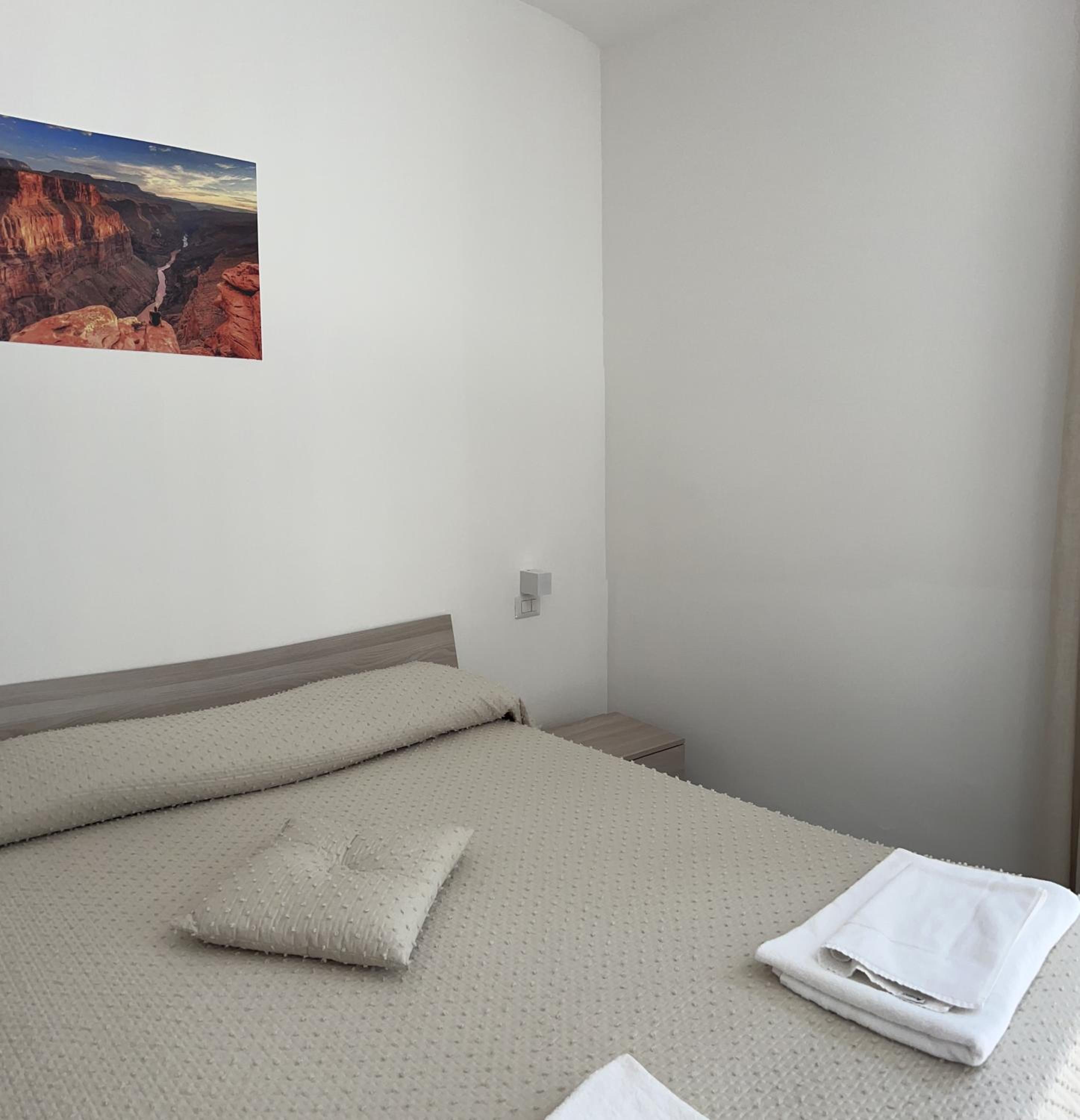 Double Room with Spa Bath - Photo 1