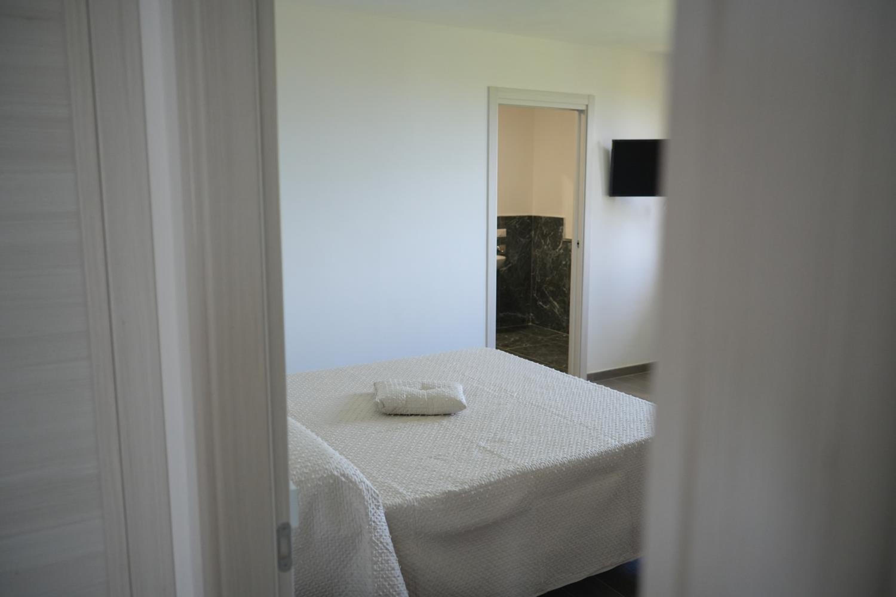 Double Room with Spa Bath - Photo 5