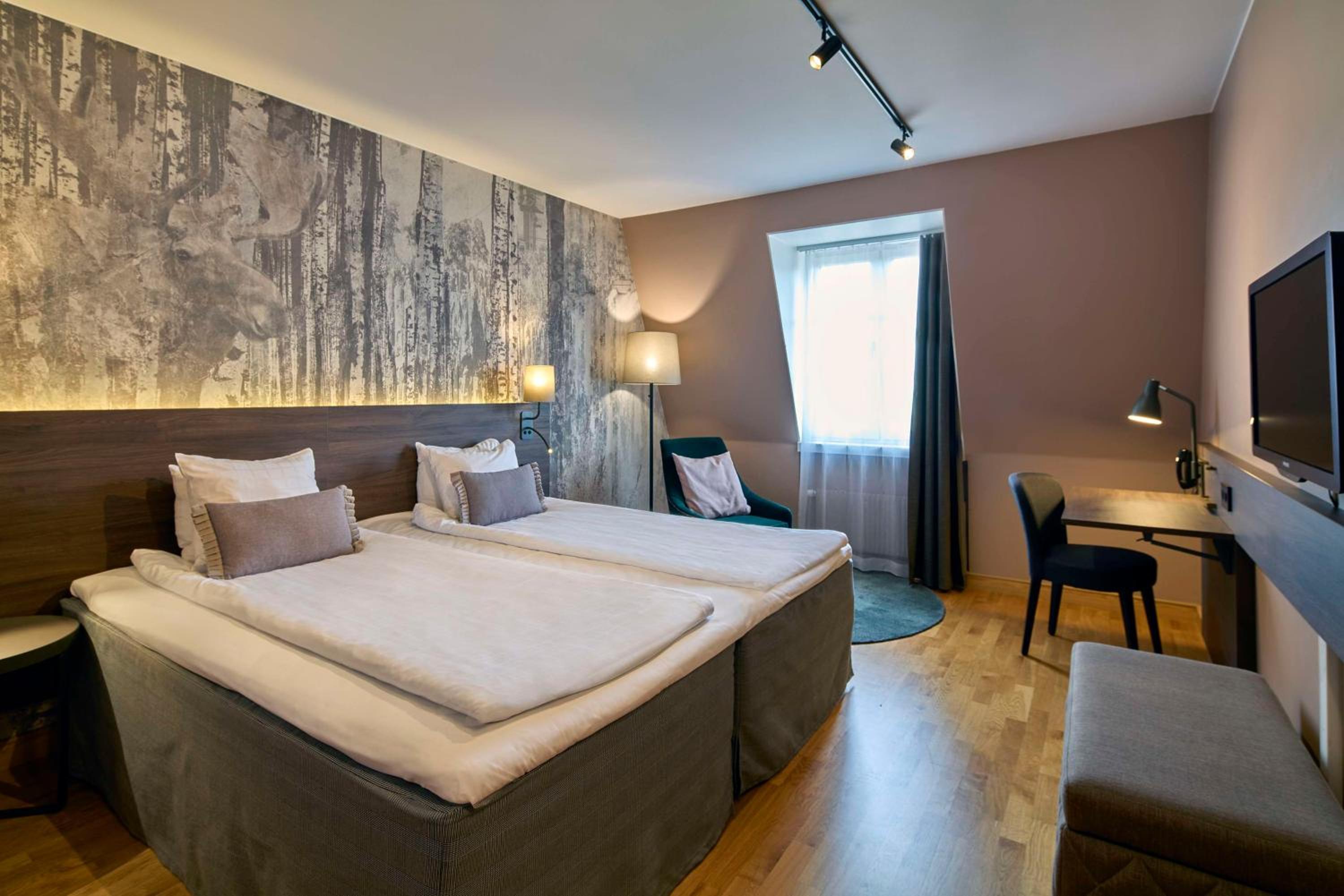 Superior King Room - Photo 3