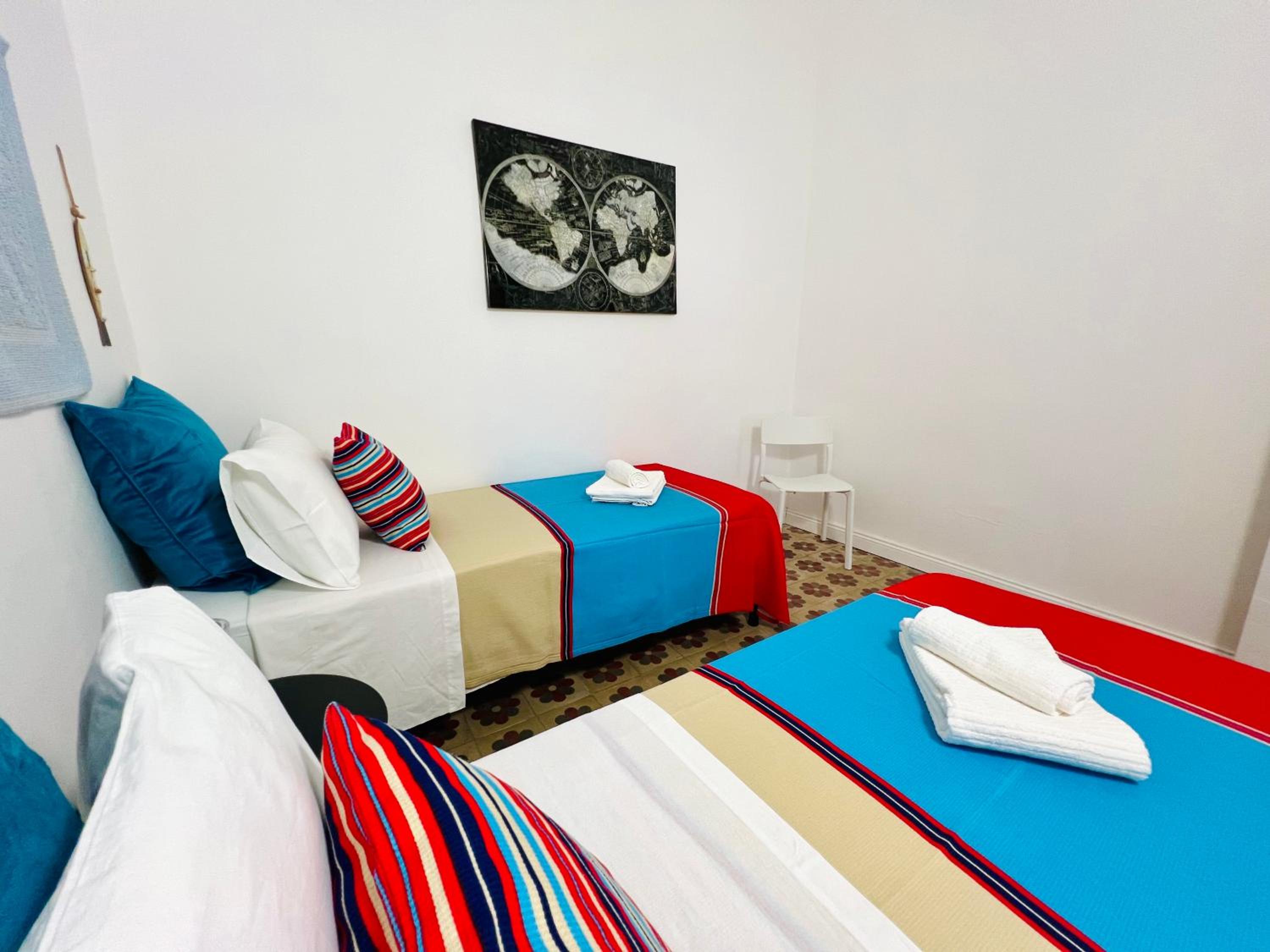 Quadruple Room with Private Bathroom photo 3