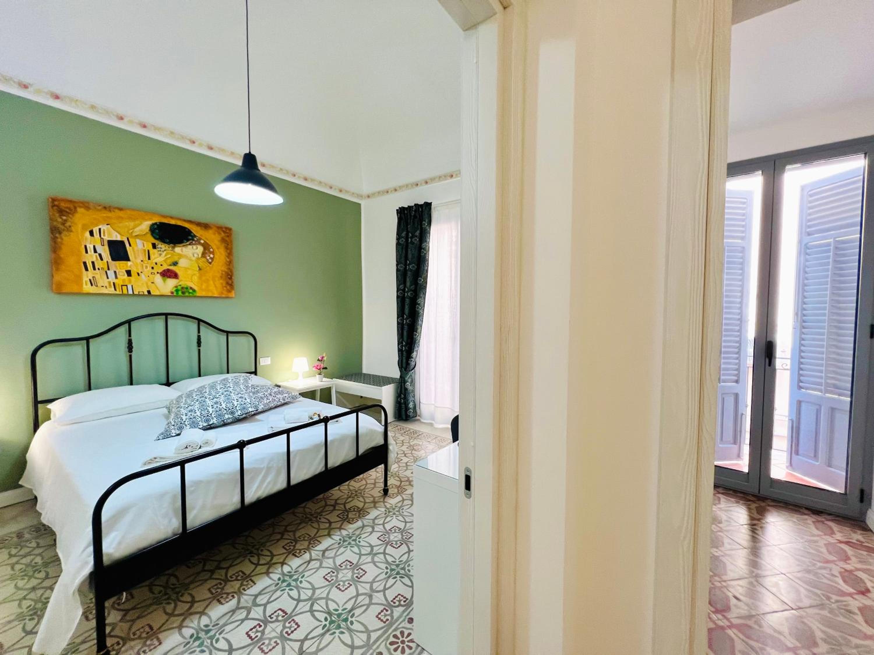 Quadruple Room with Private Bathroom photo 1