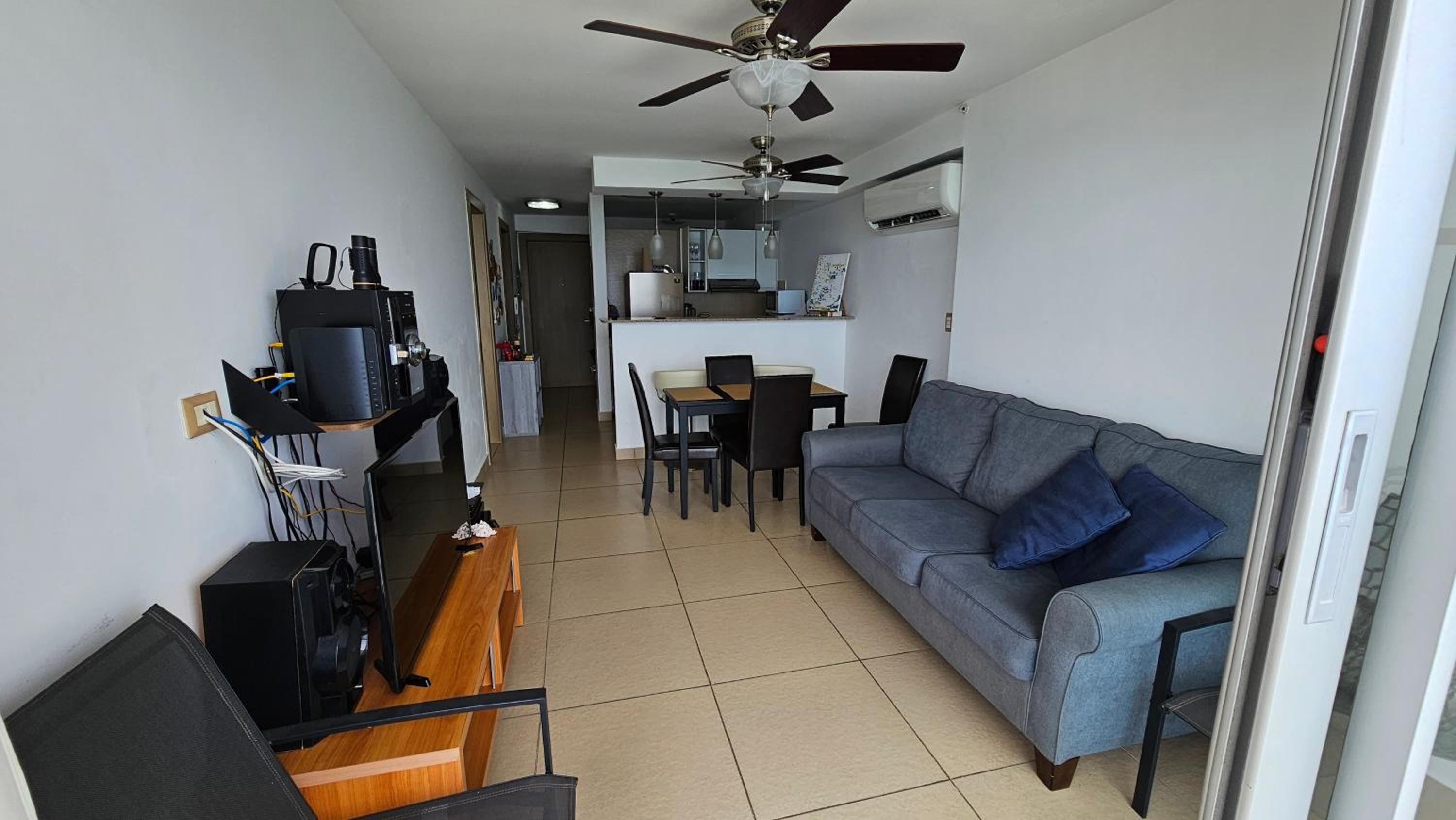 One-Bedroom Apartment with Sea View and Balcony photo 1