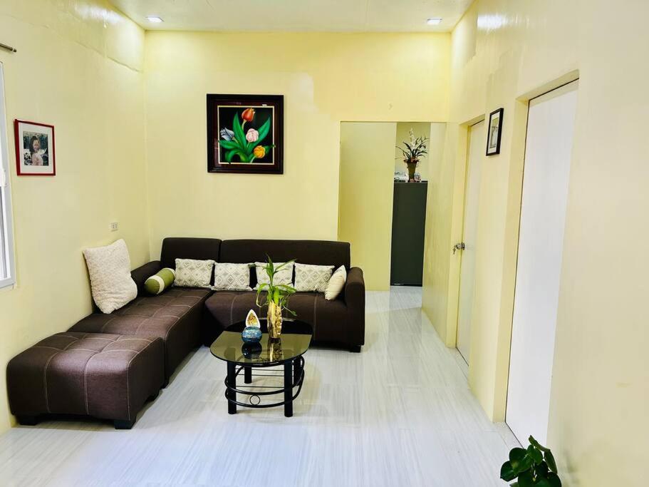 Three-Bedroom House photo 3