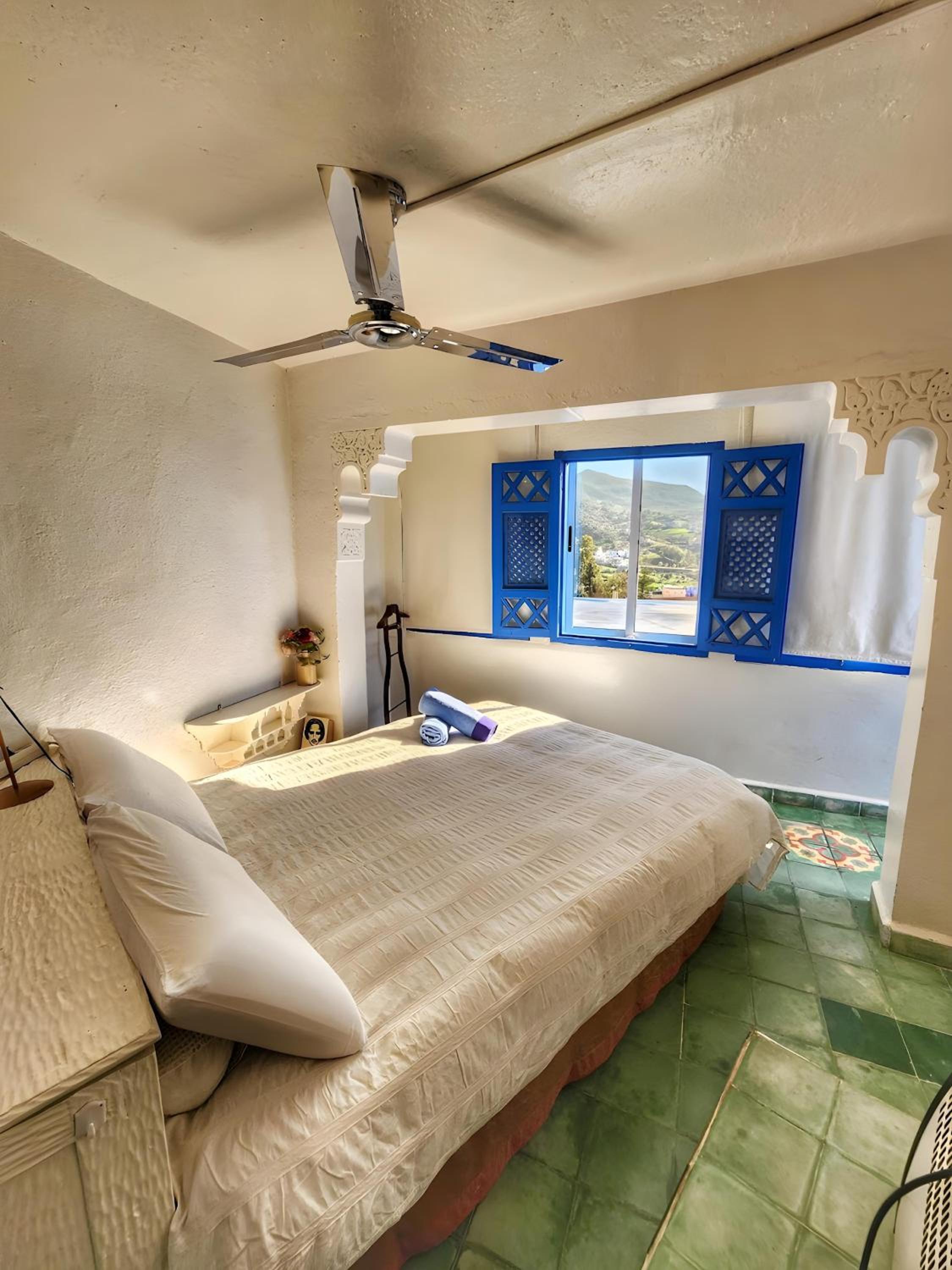 Deluxe Double Room With Bath photo 2