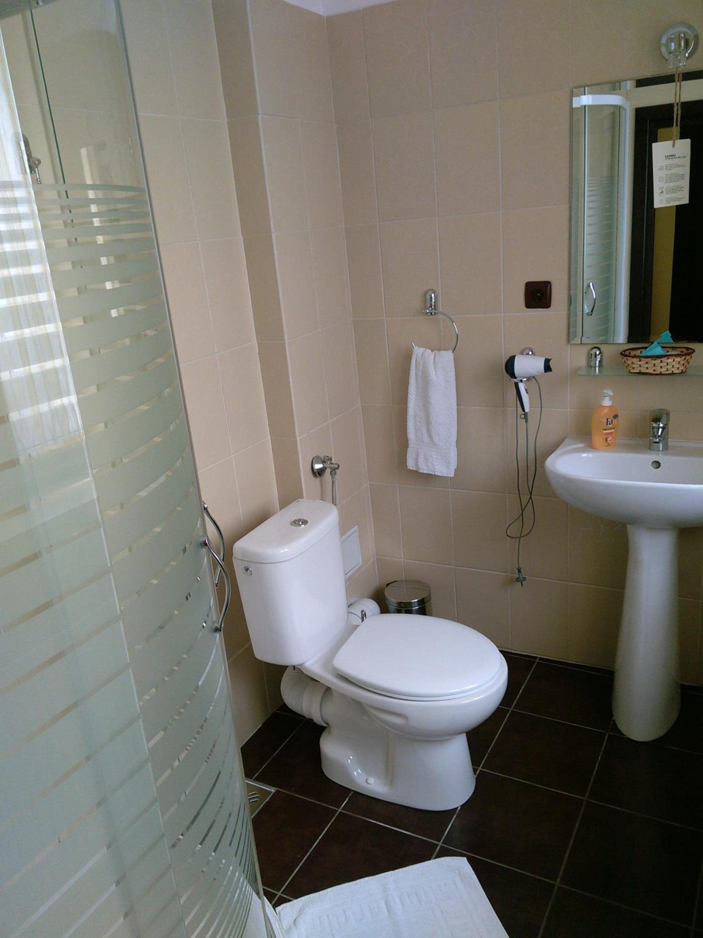 Double or Twin Room - Photo 19