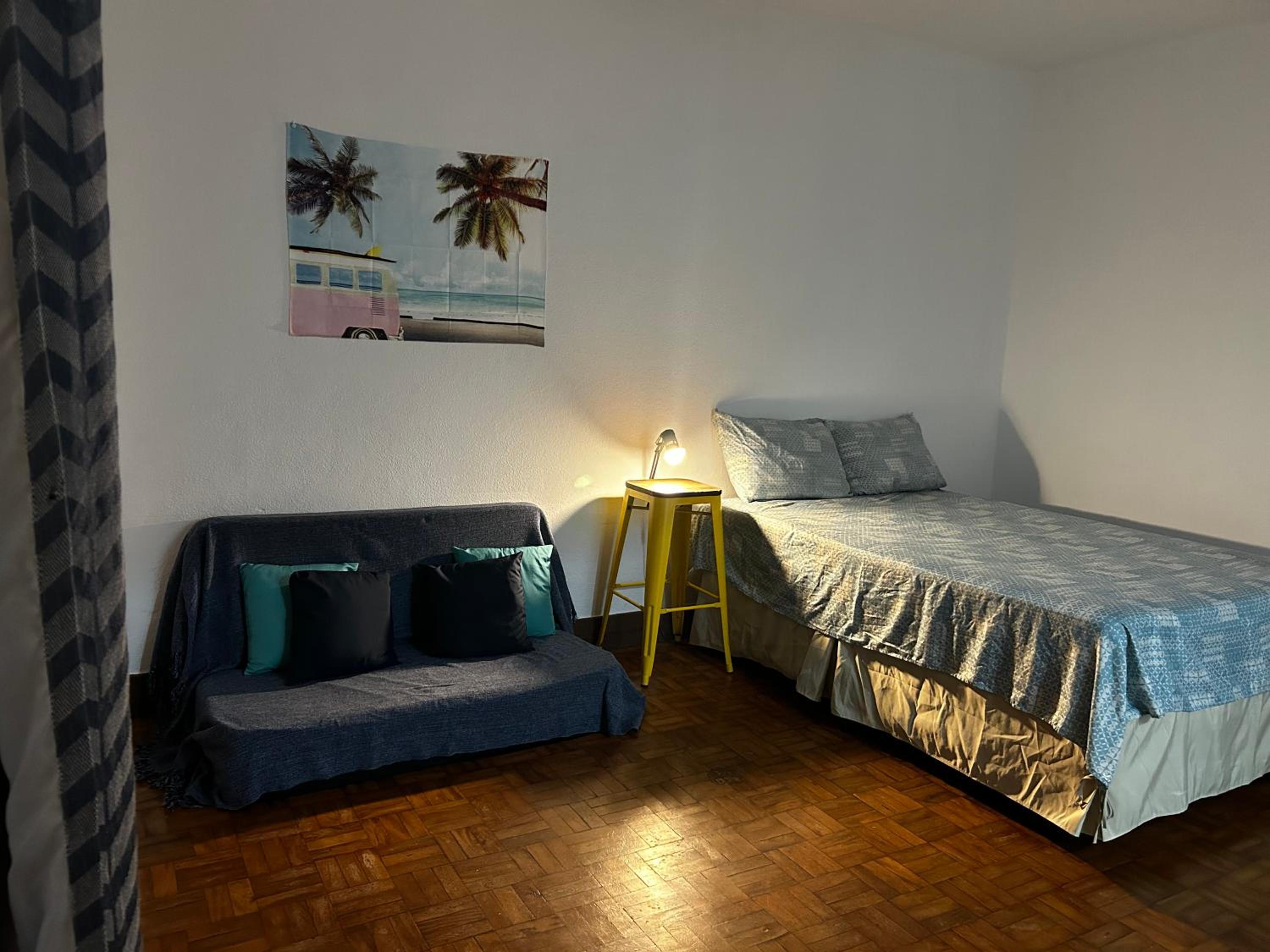 One-Bedroom Apartment photo 1