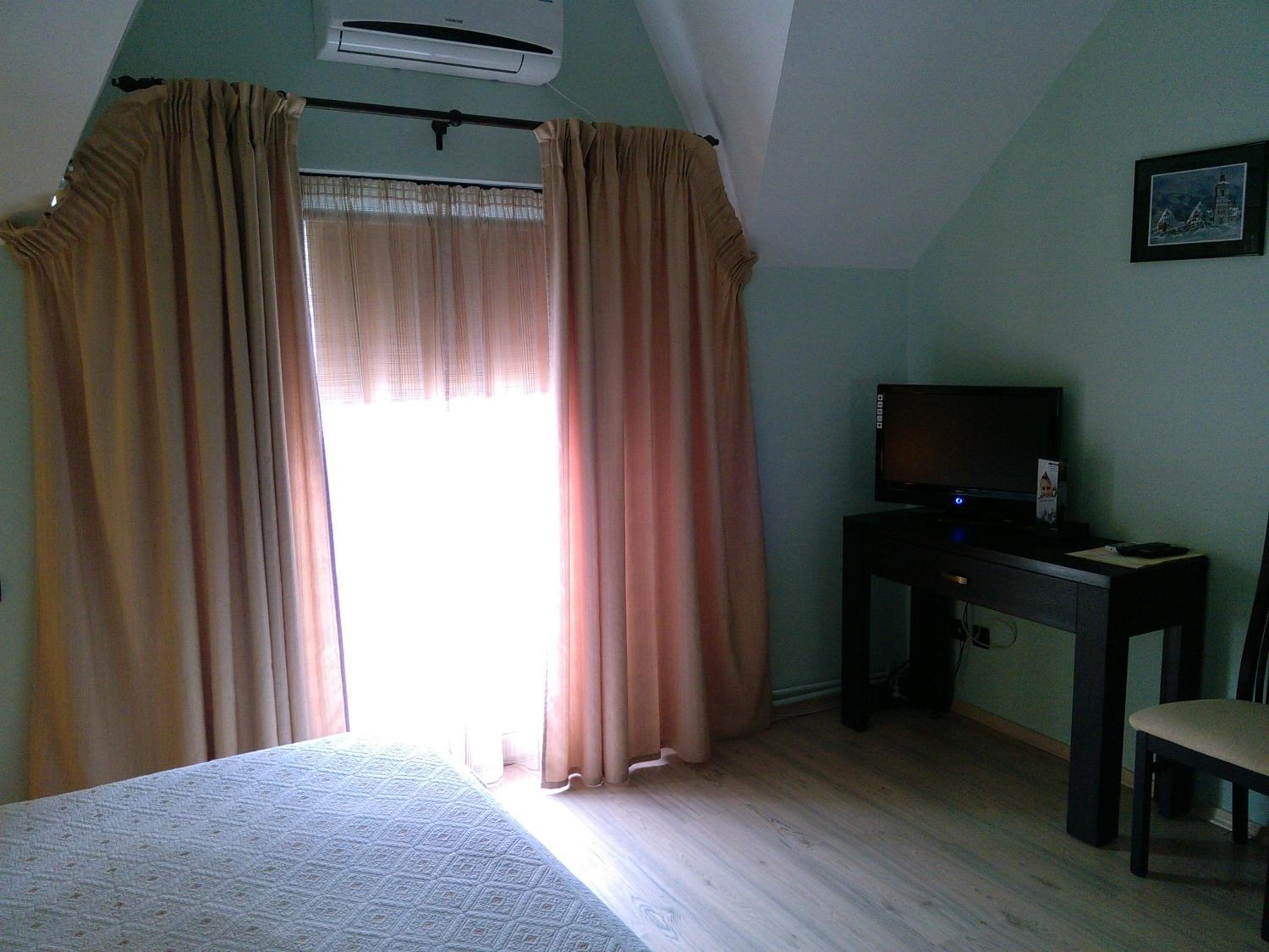 Double or Twin Room - Photo 21