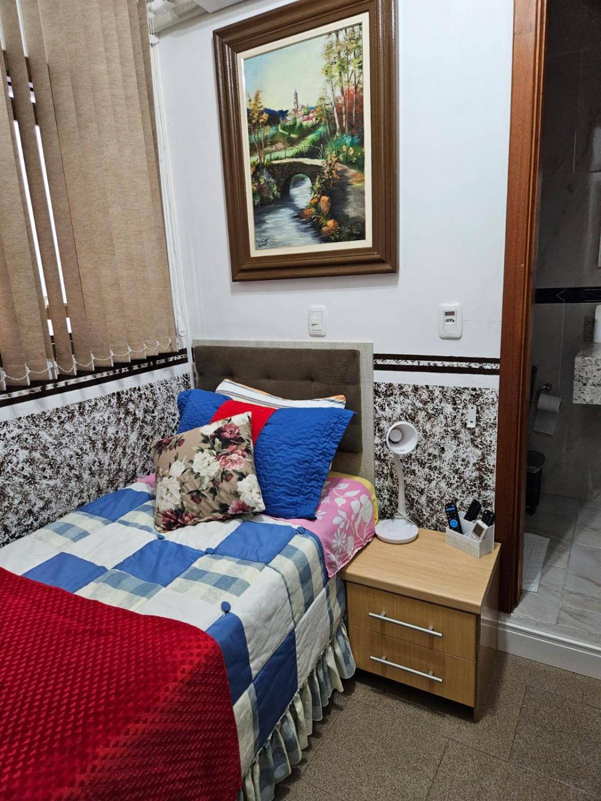 Single Room with Private Bathroom photo 1
