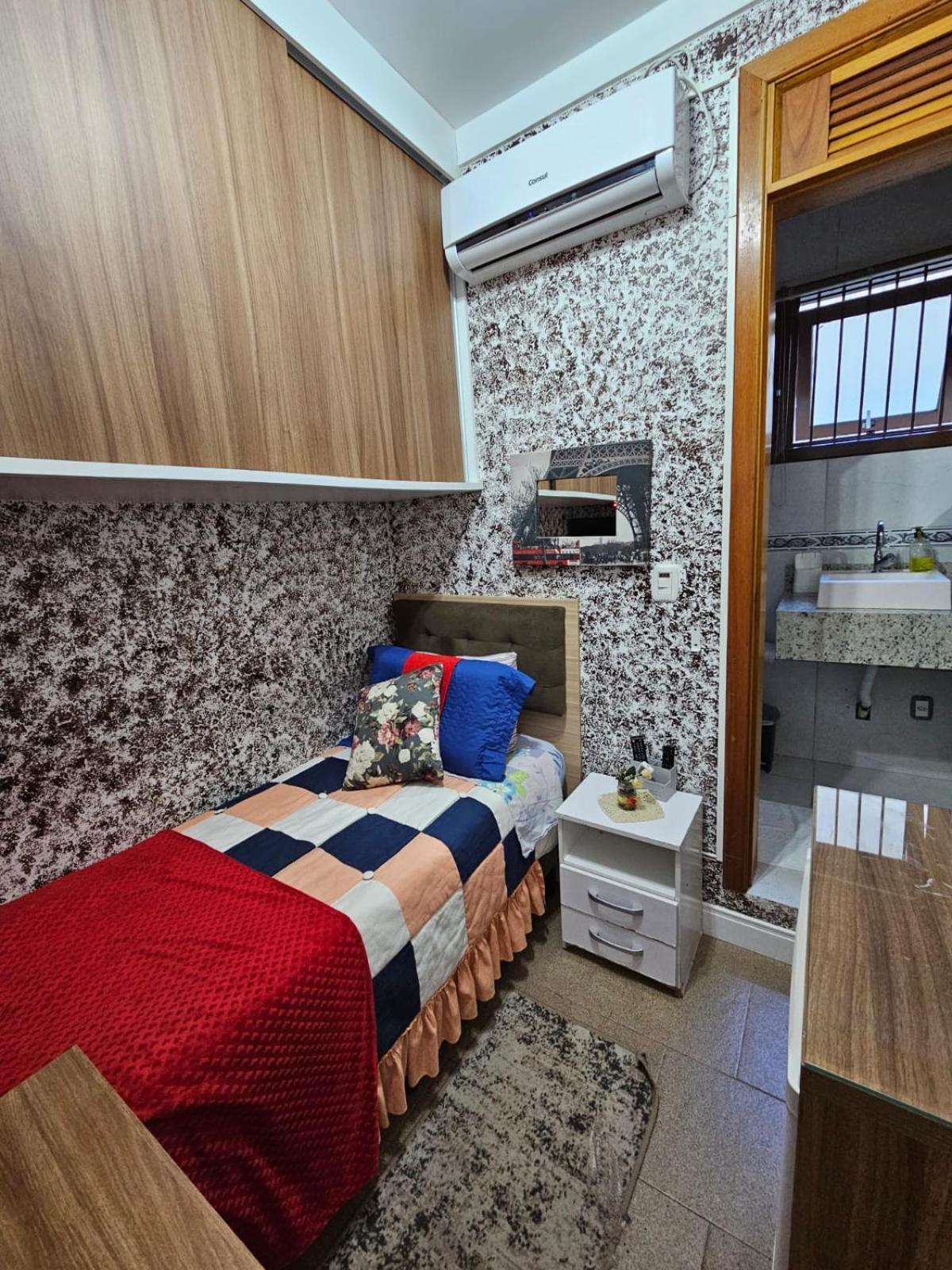 Single Room with Private Bathroom photo 2