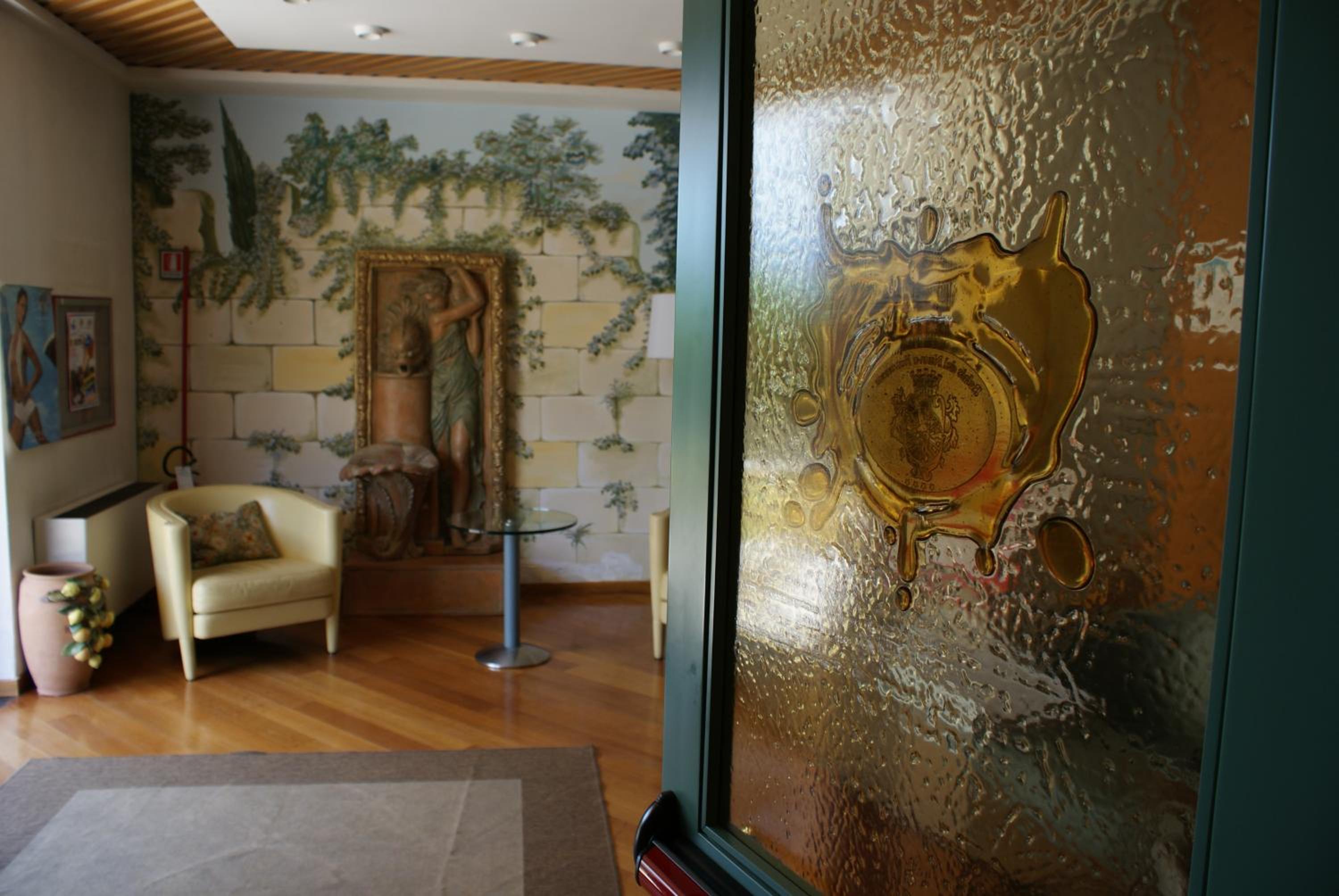 Double Room with Spa Access - Photo 5