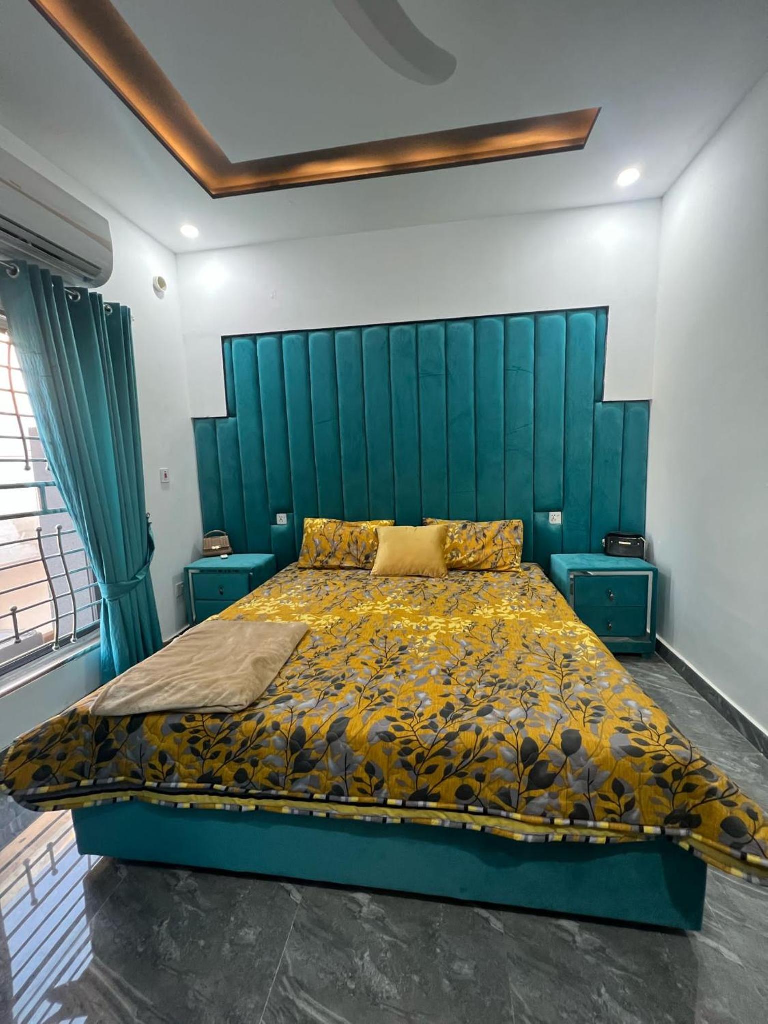 Three-Bedroom House photo 2