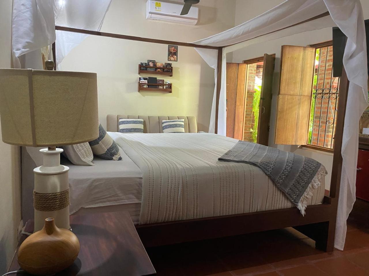 Suite with Garden & Tub
