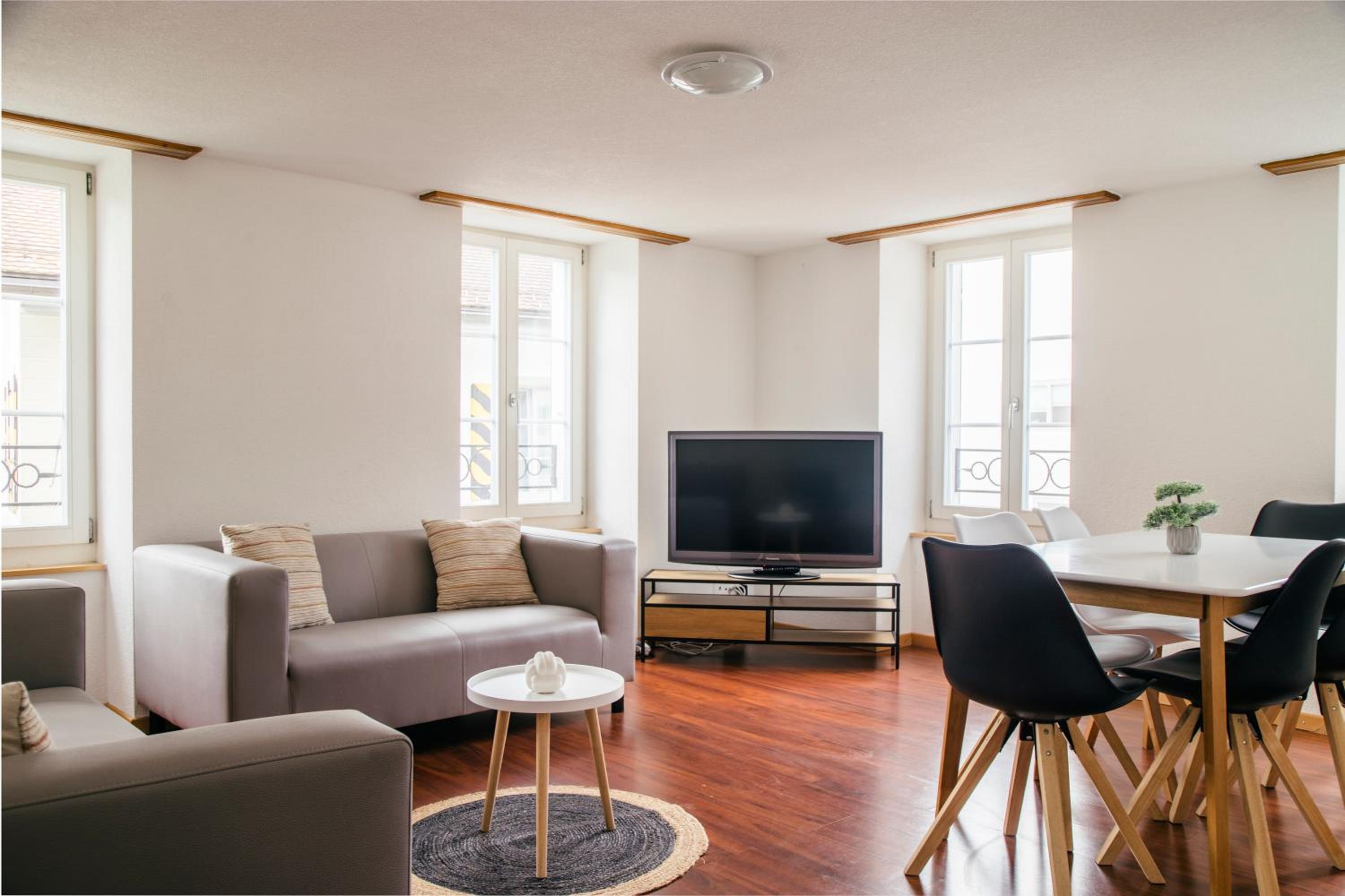 Three-Bedroom Apartment photo 1