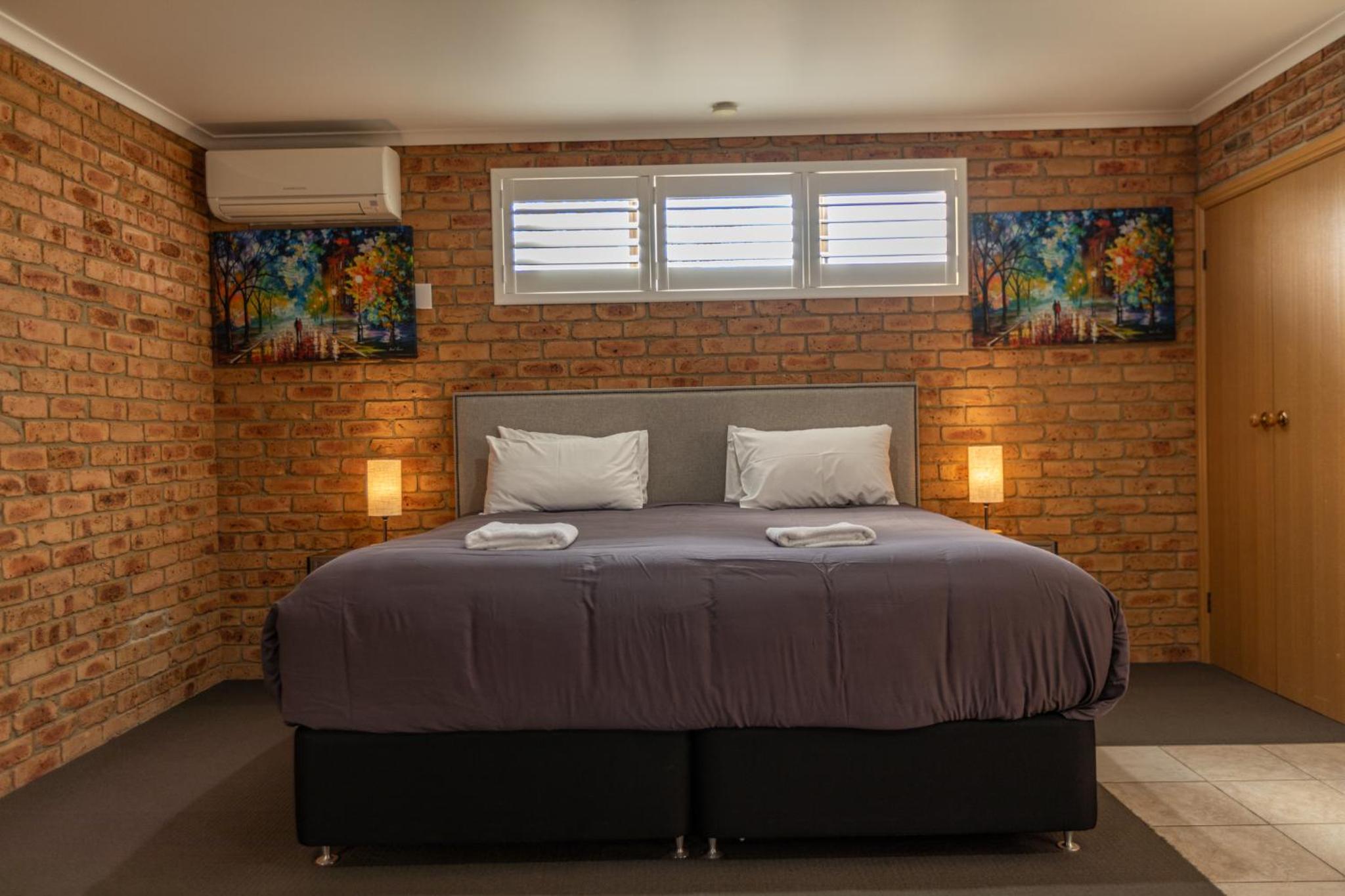 Two-Bedroom Apartment - Photo 9