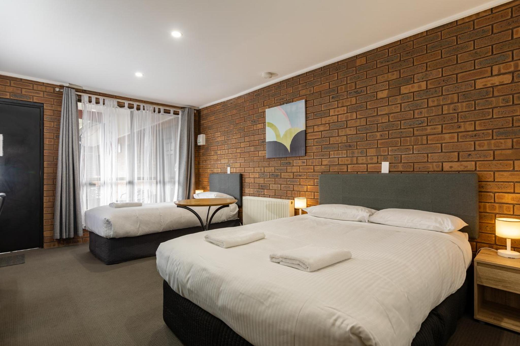 Queen Twin Room - Photo 2